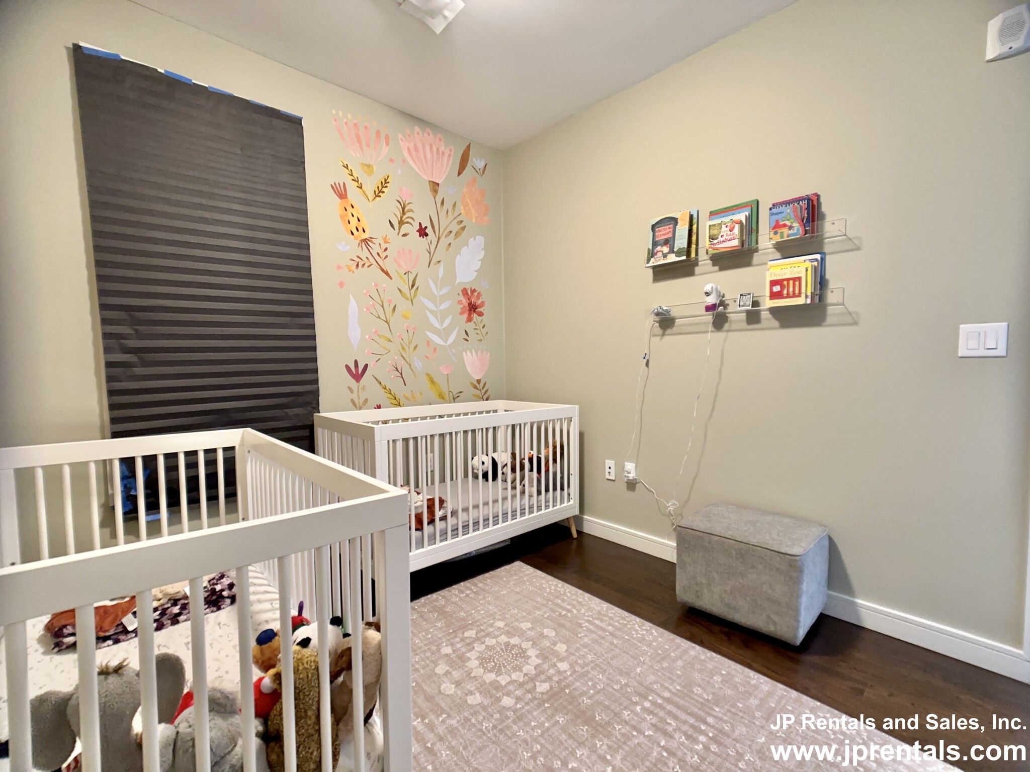 45 Burnett St, Jamaica Plain