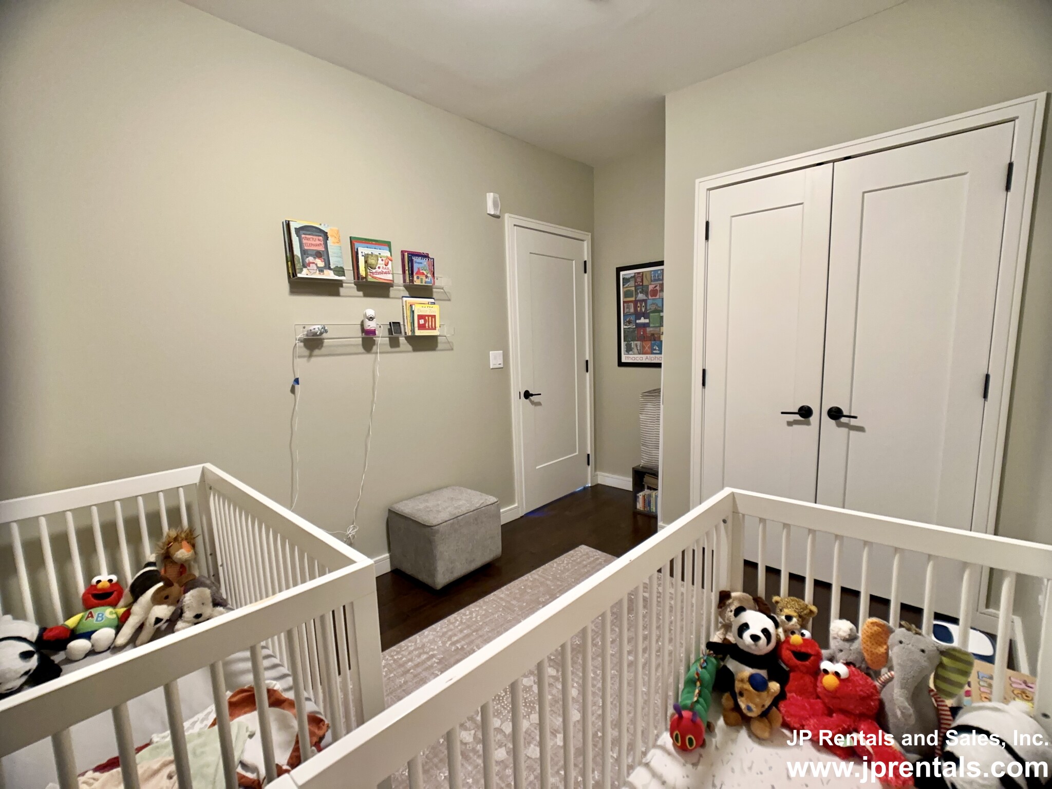 45 Burnett St, Jamaica Plain