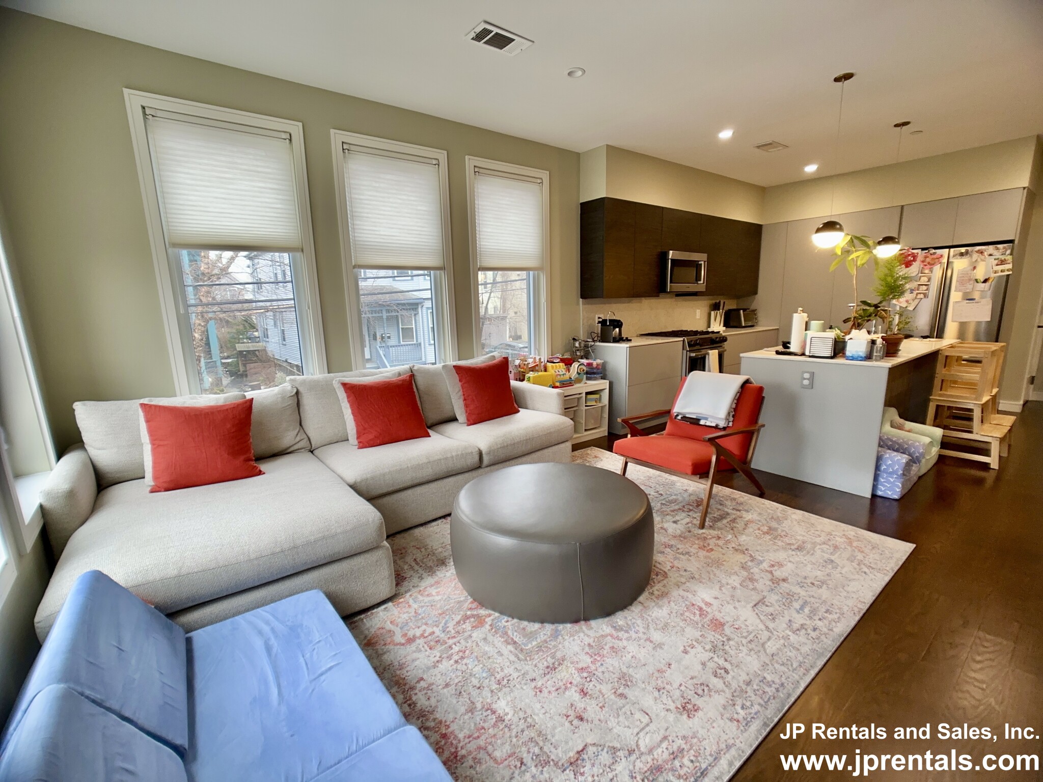 45 Burnett St, Jamaica Plain