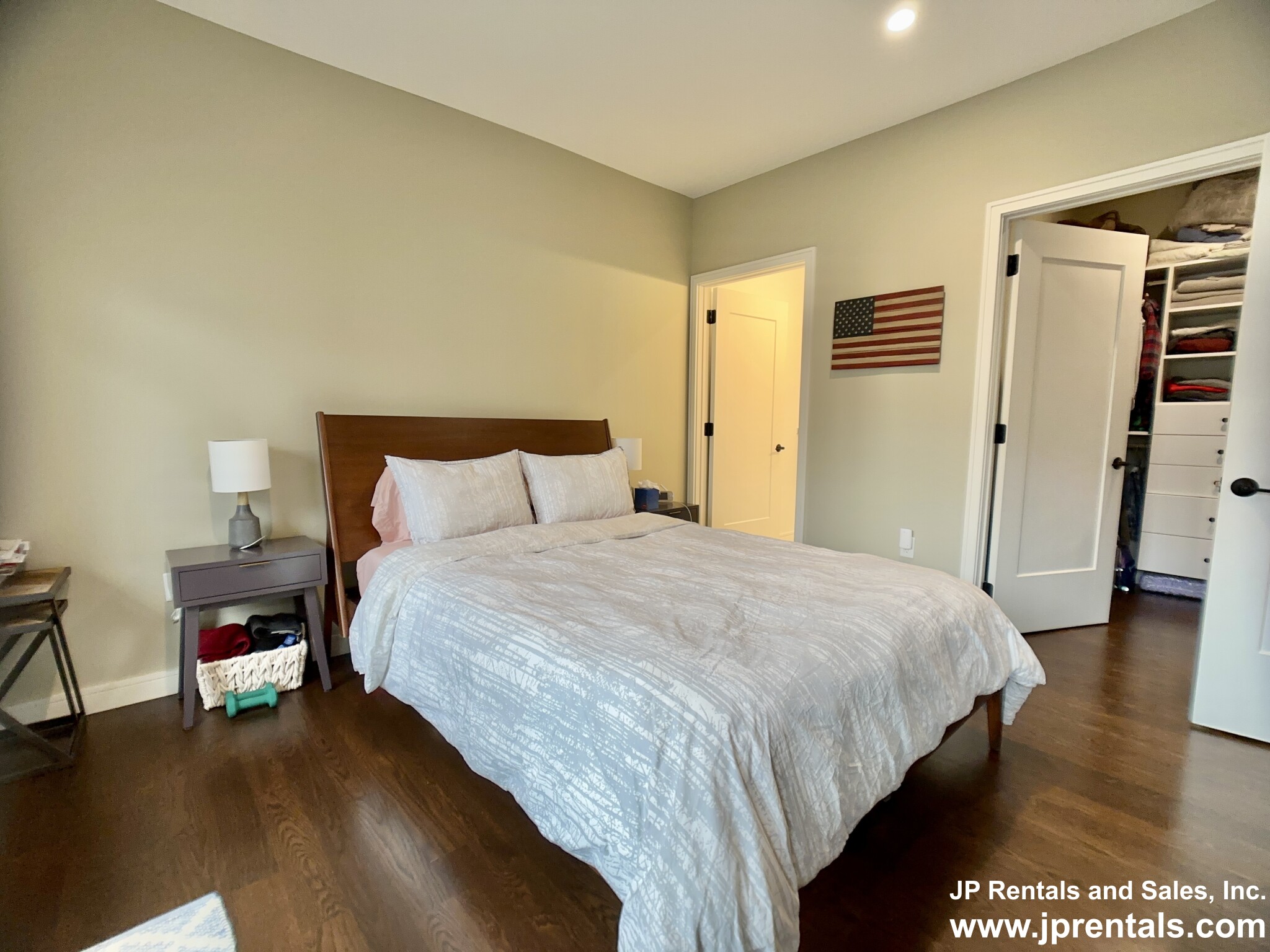 45 Burnett St, Jamaica Plain