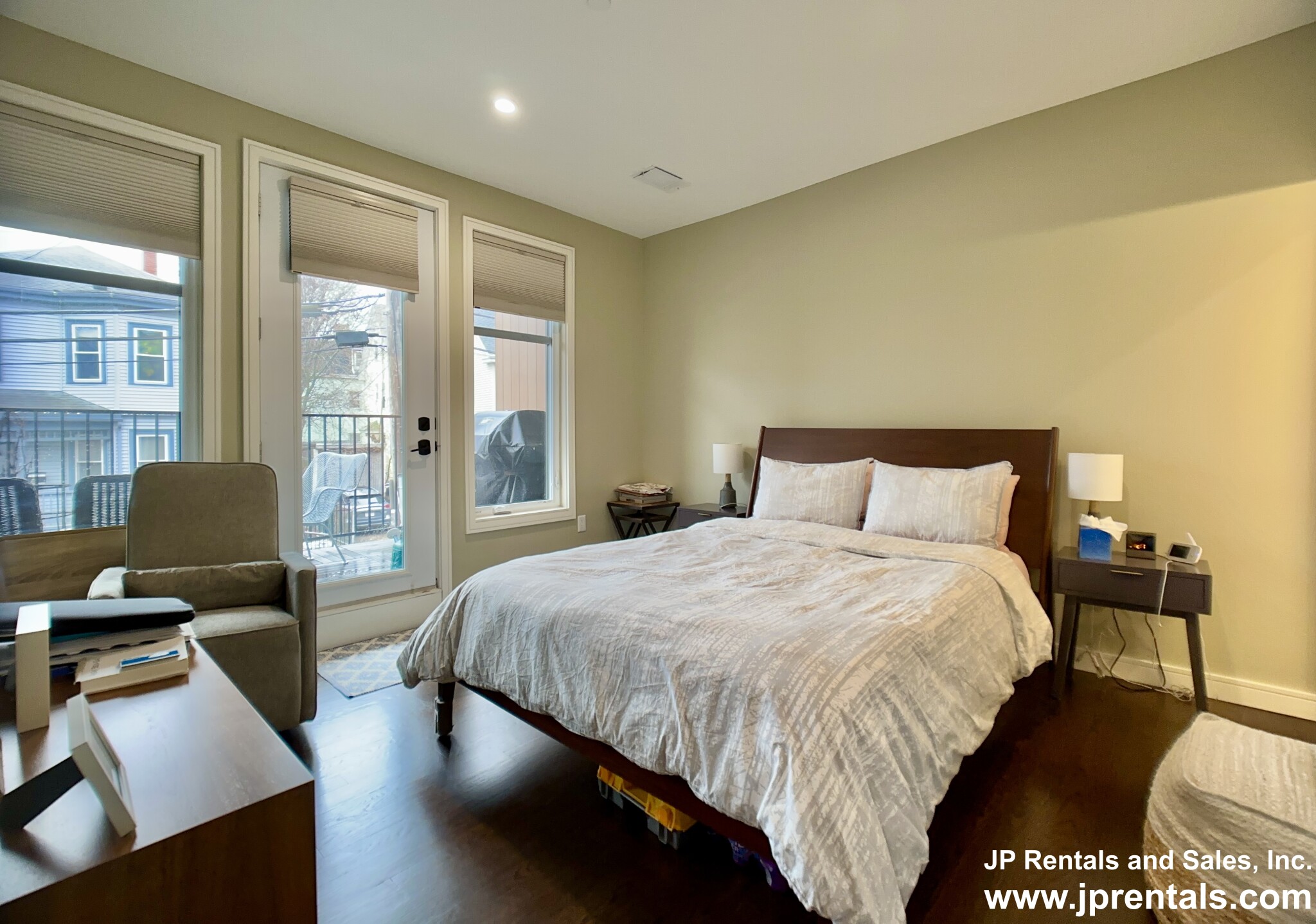 45 Burnett St, Jamaica Plain