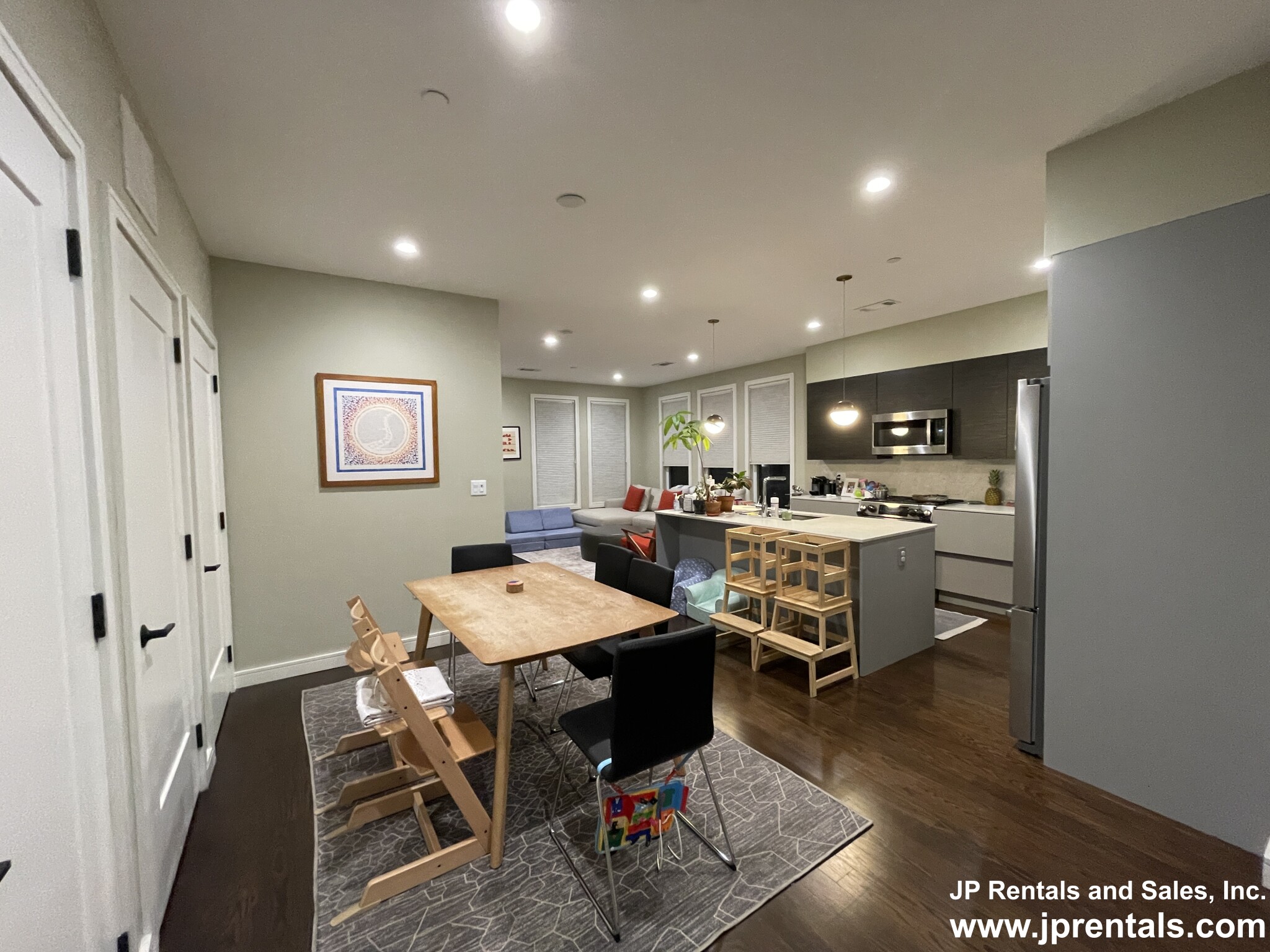 45 Burnett St, Jamaica Plain