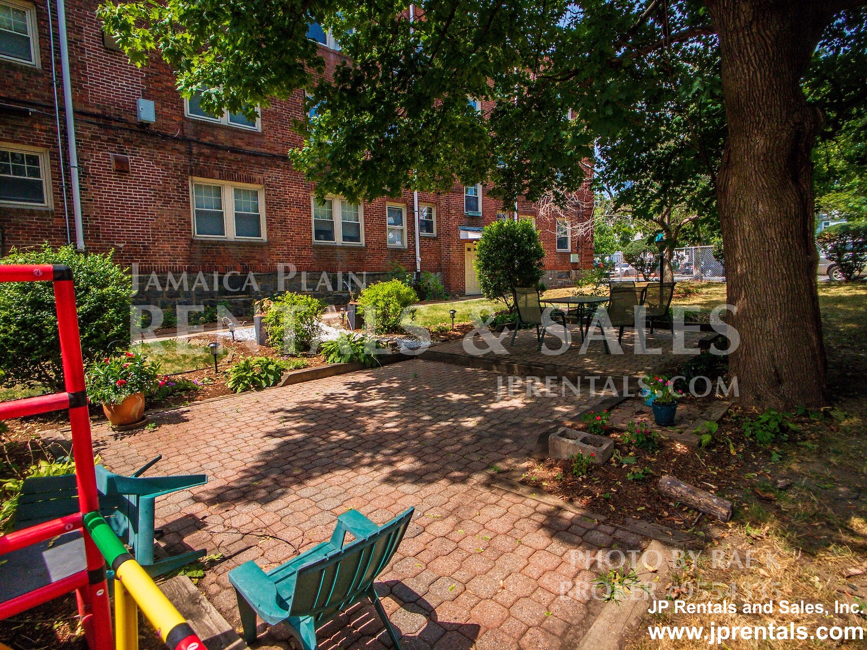 140 Arborway, Jamaica Plain