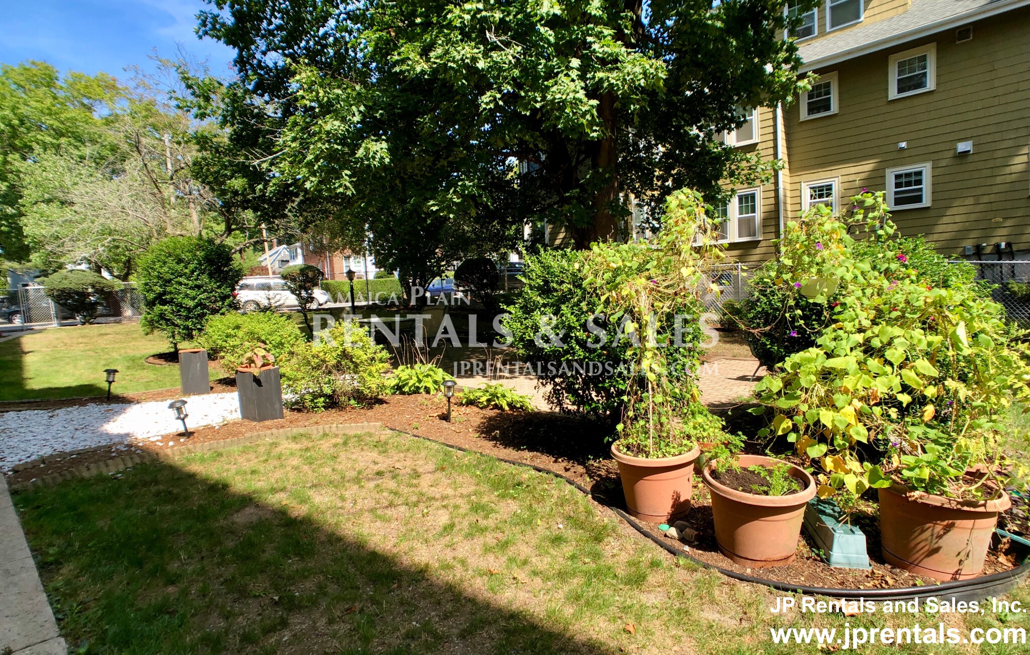 140 Arborway, Jamaica Plain