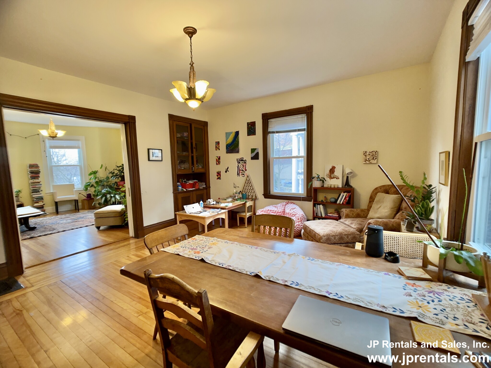 20 Oakview Ter, Jamaica Plain