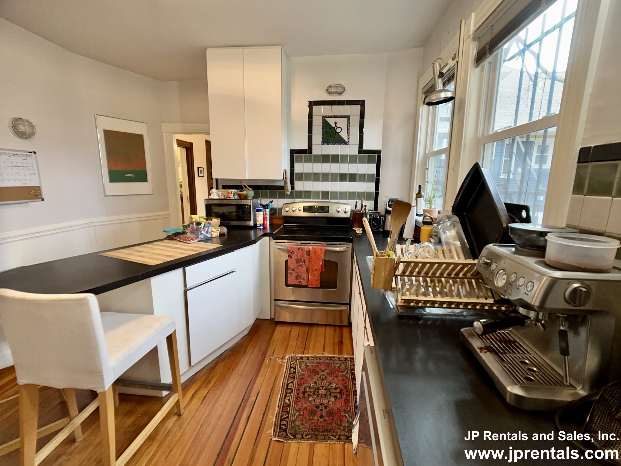 20 Oakview Ter, Jamaica Plain