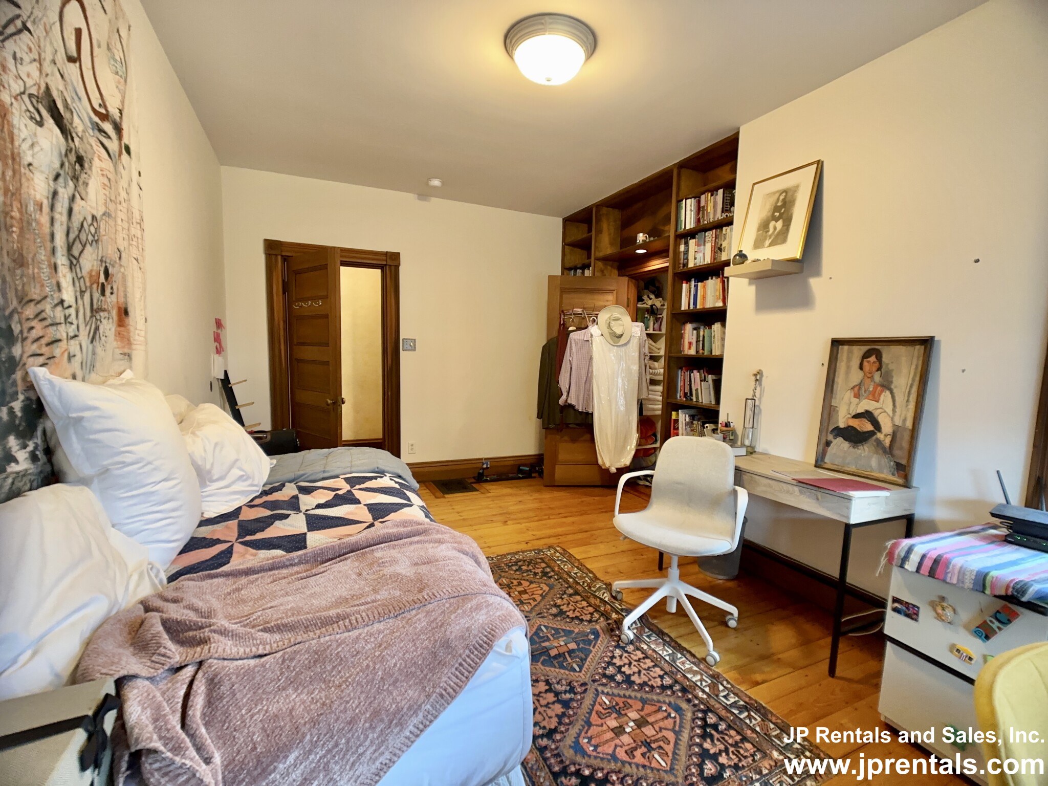 20 Oakview Ter, Jamaica Plain