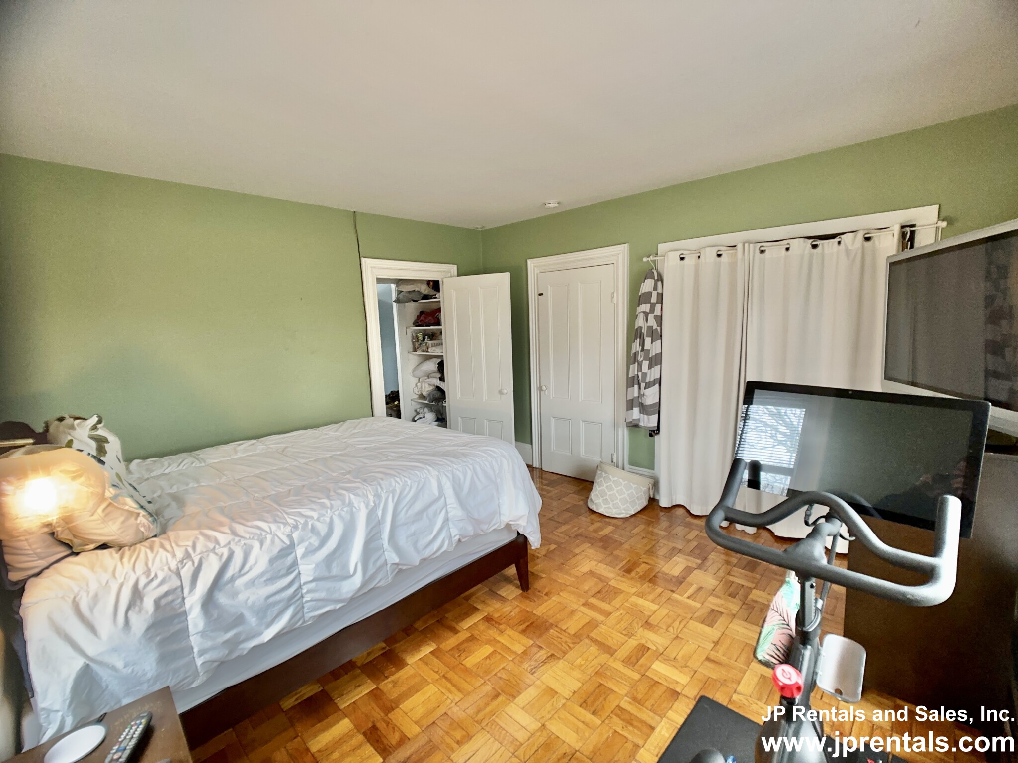 35 Burroughs St, Jamaica Plain