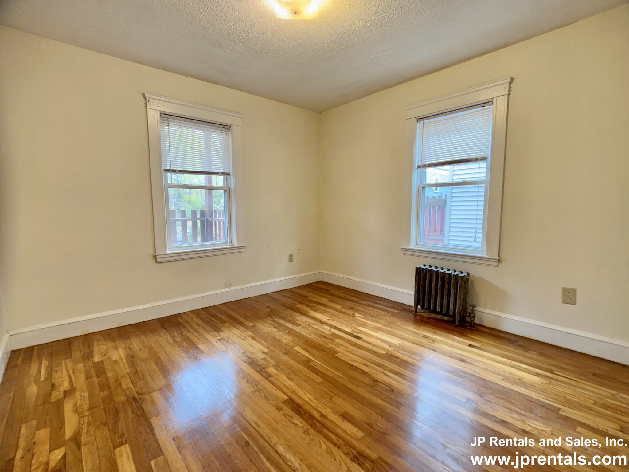 11 Segel St, Jamaica Plain