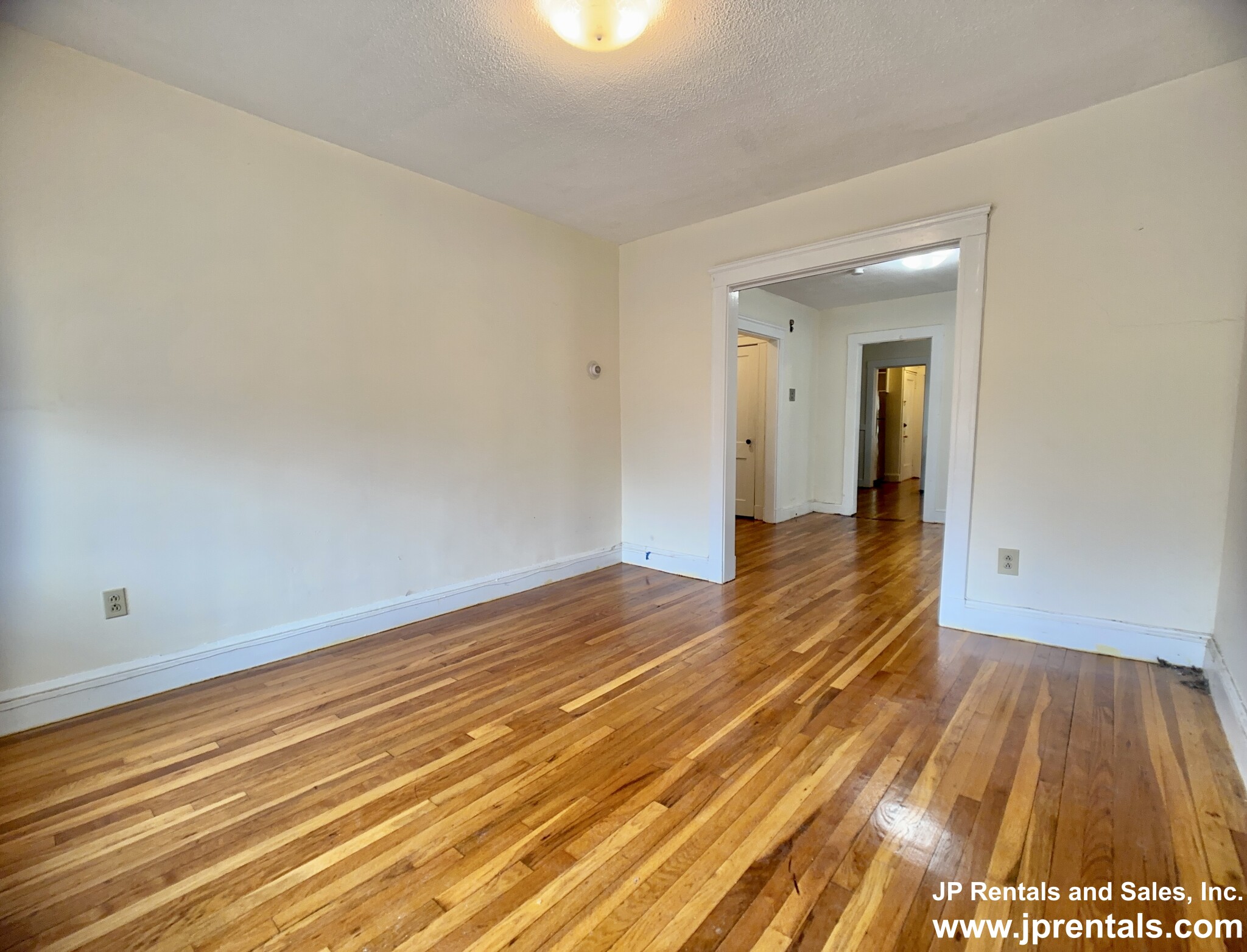 11 Segel St, Jamaica Plain