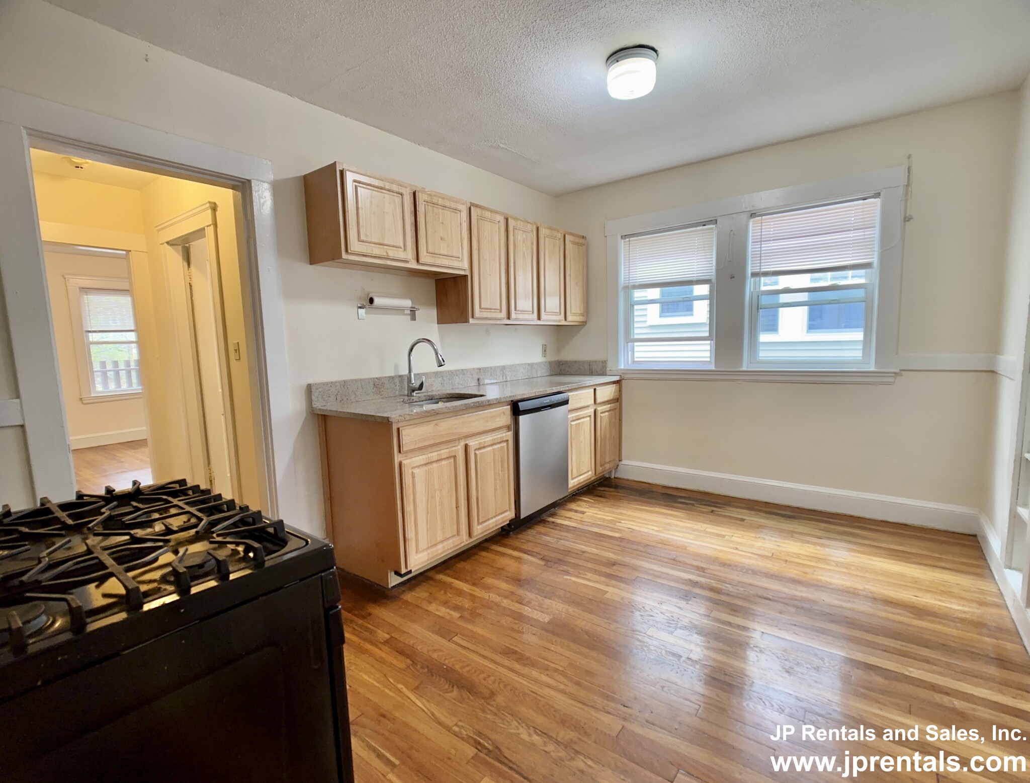 11 Segel St, Jamaica Plain