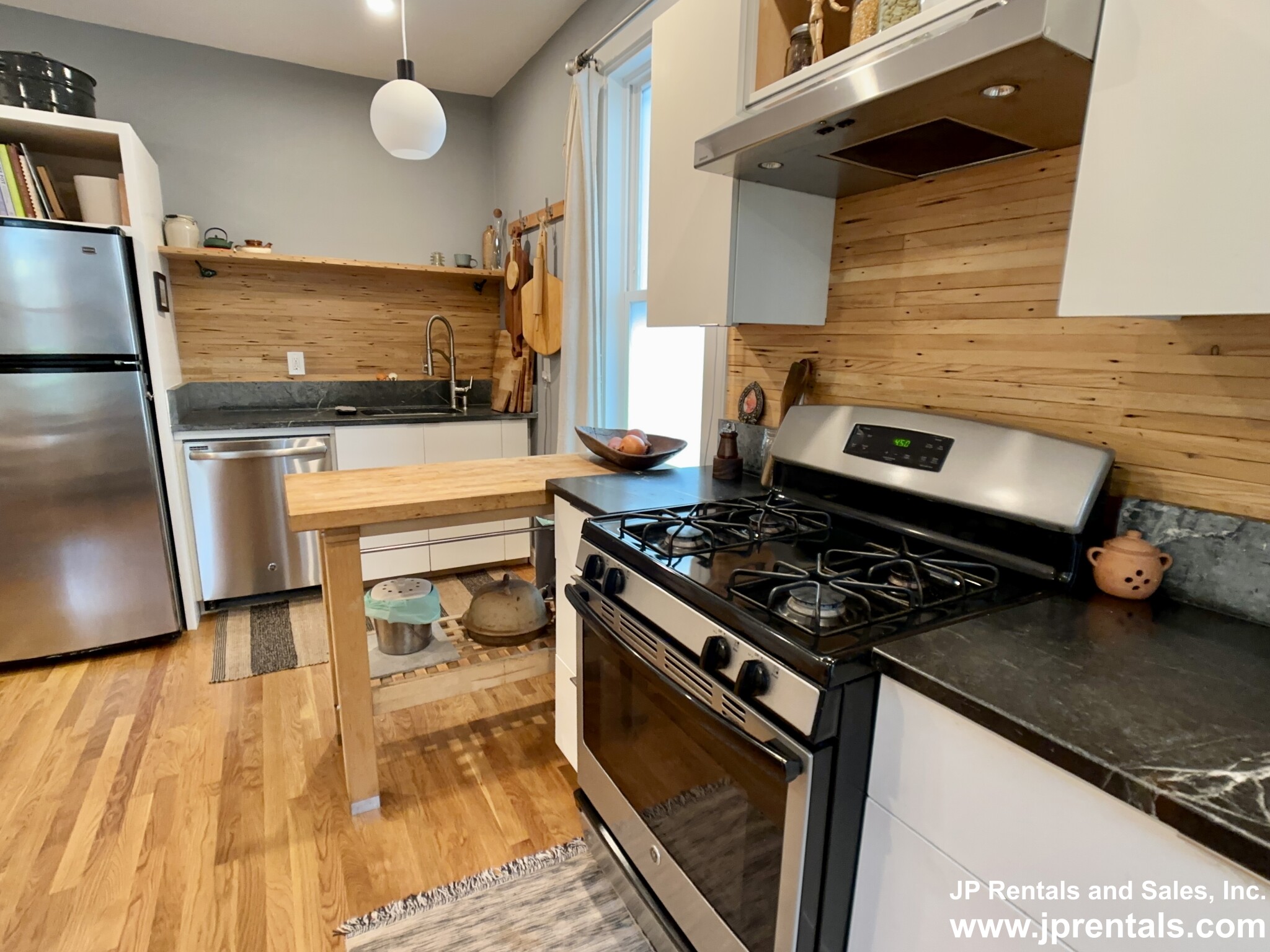 20 Egleston St, Jamaica Plain