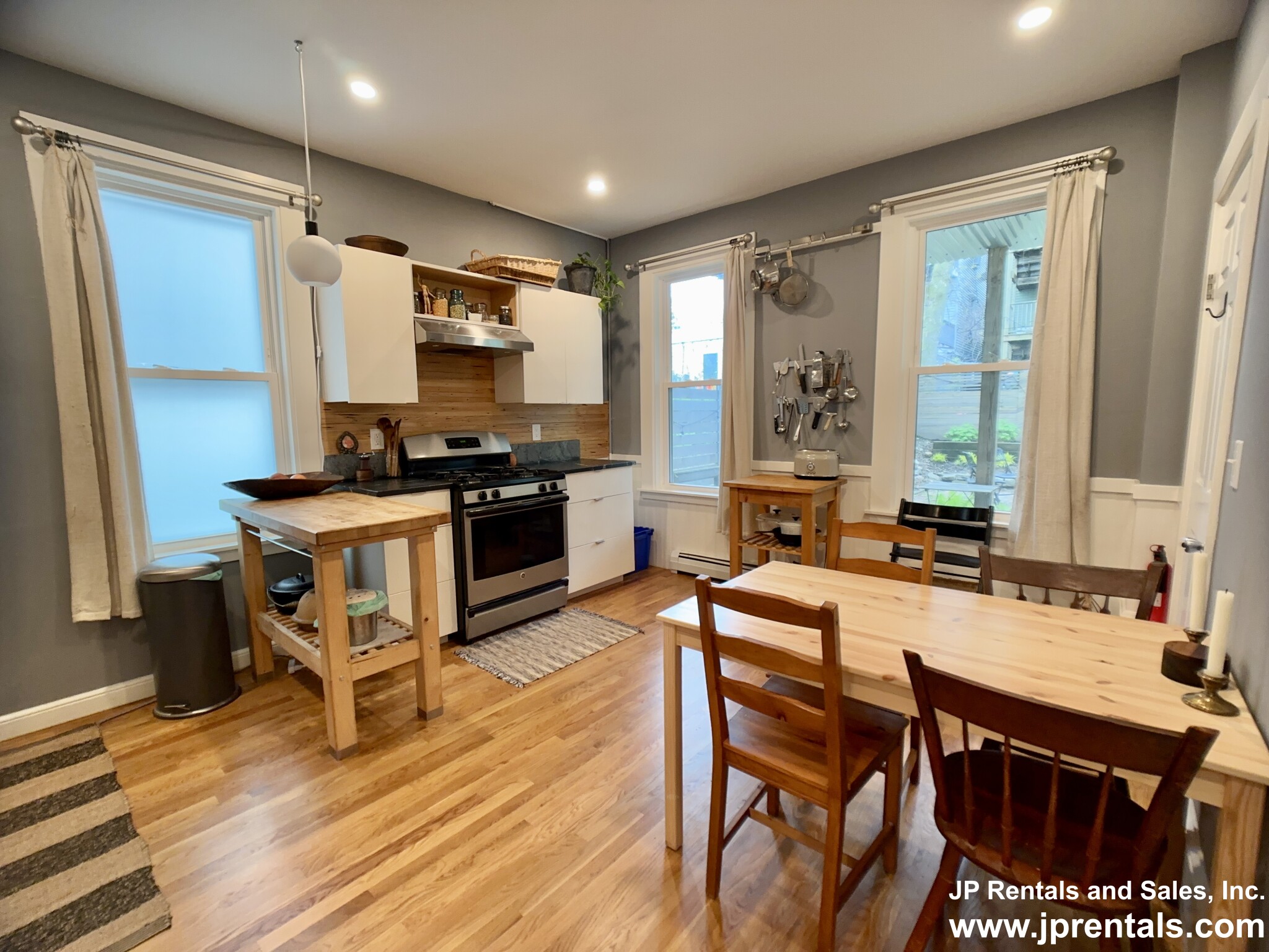 20 Egleston St, Jamaica Plain