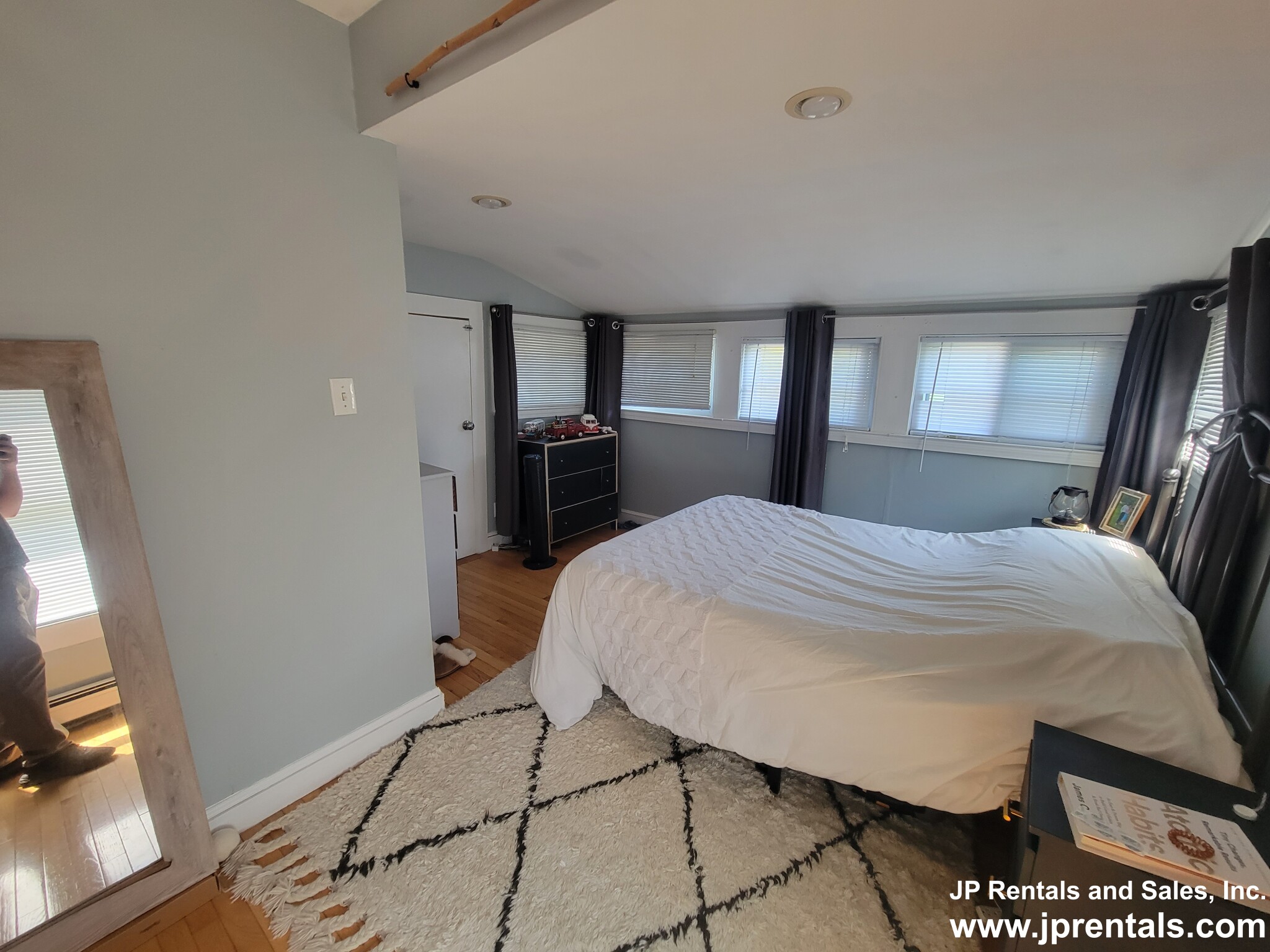 51 Cornwall St, Jamaica Plain