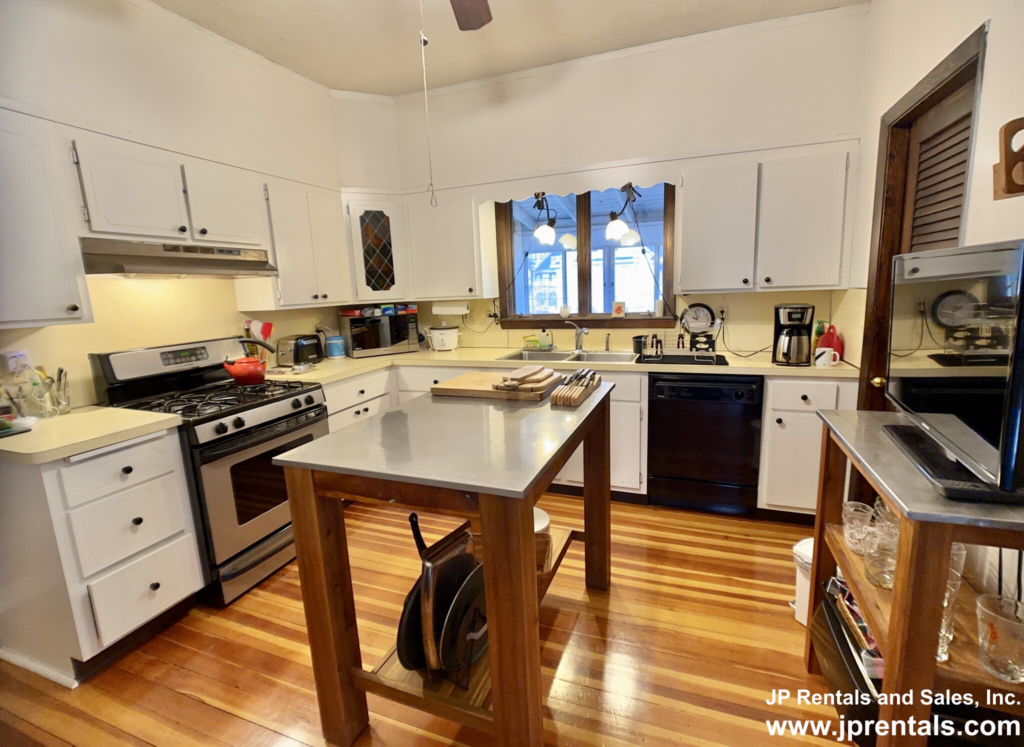 47 Ainsworth St, Roslindale