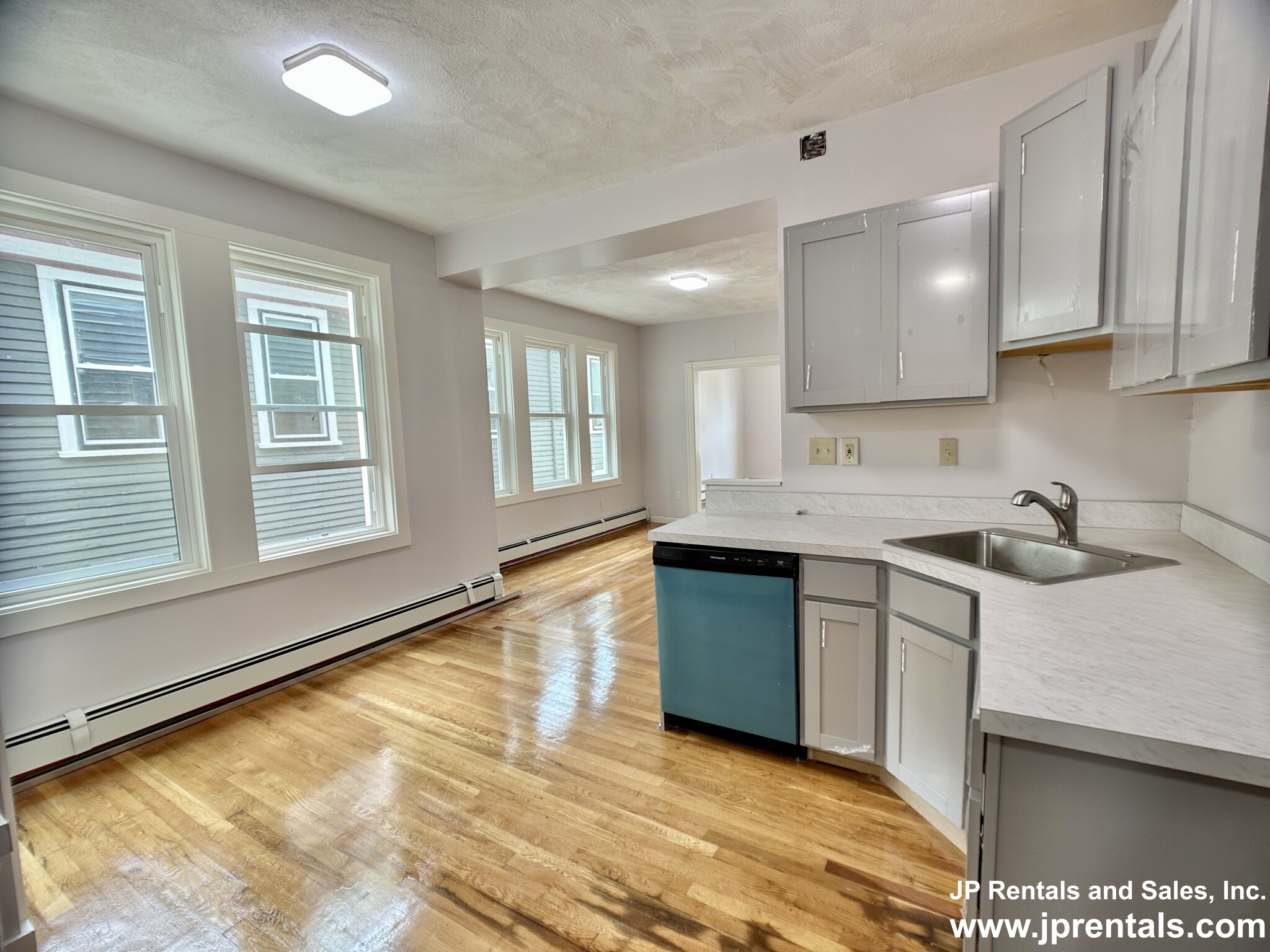 39 Boynton St, Jamaica Plain