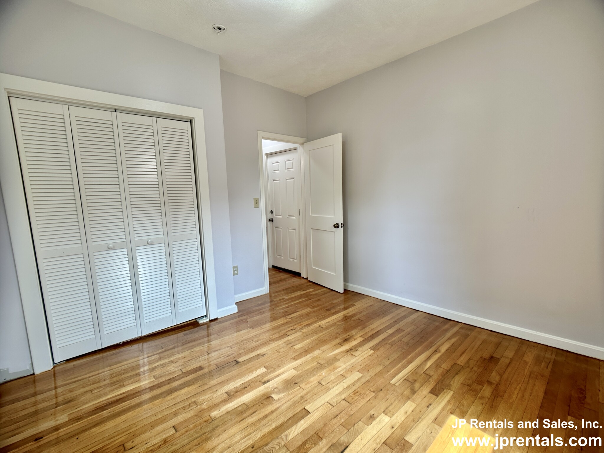 39 Boynton St, Jamaica Plain