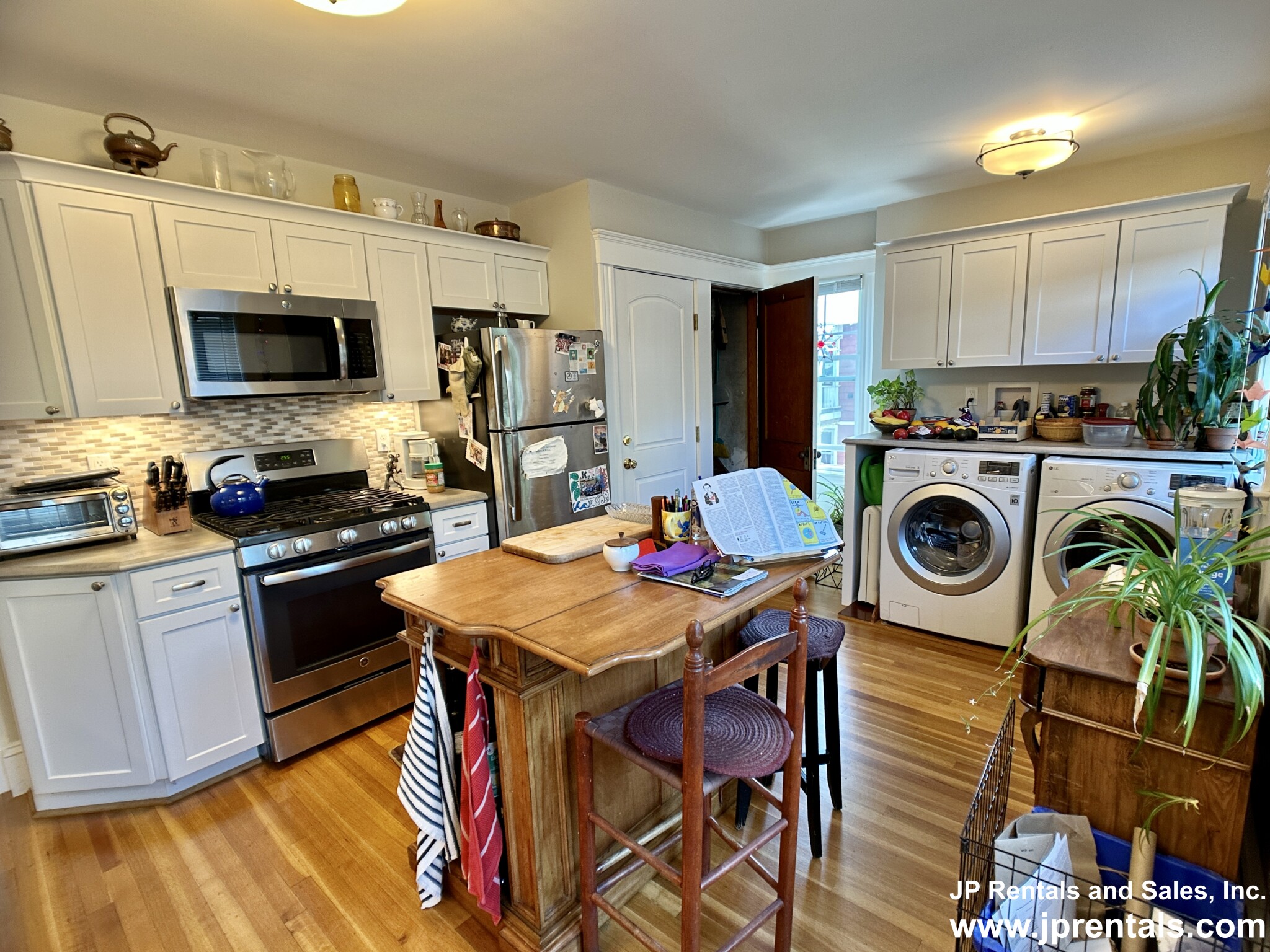 43 Roseway St, Jamaica Plain