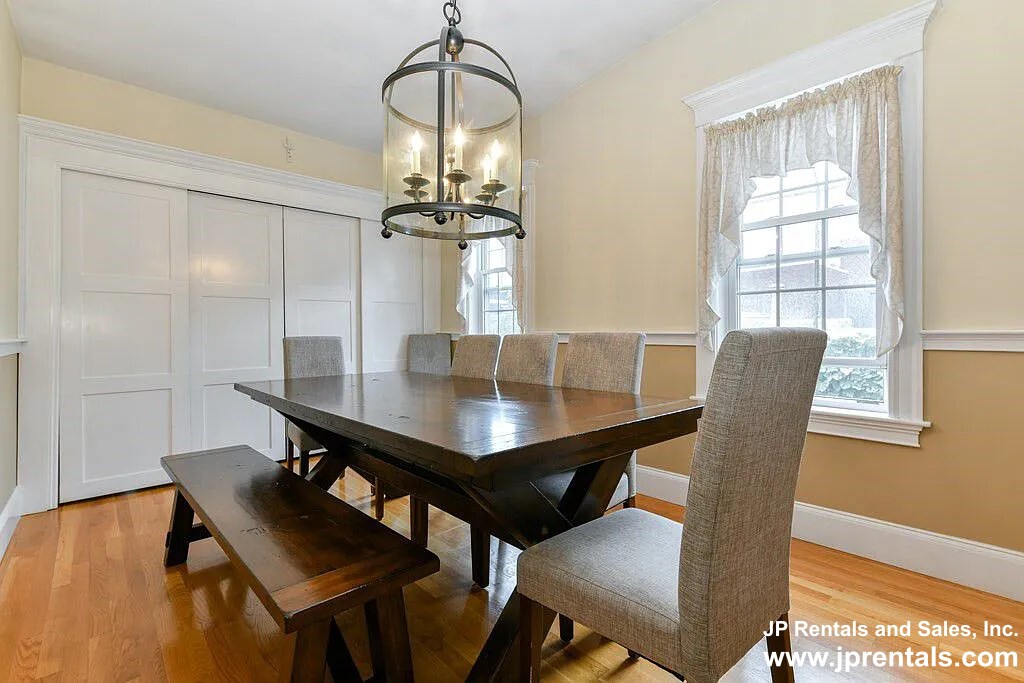 202 7th St, South Boston