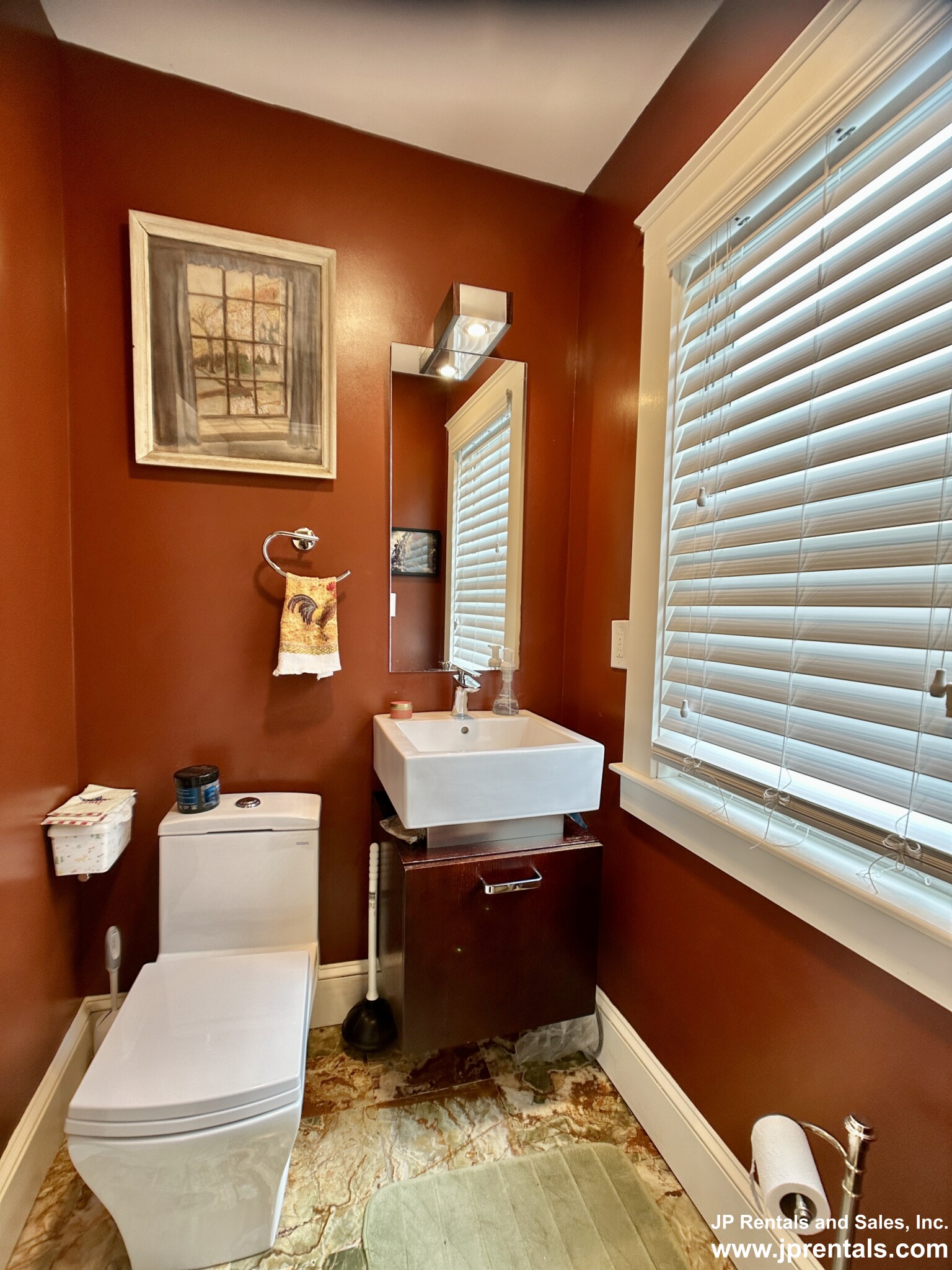 15 Parklawn Rd, West Roxbury