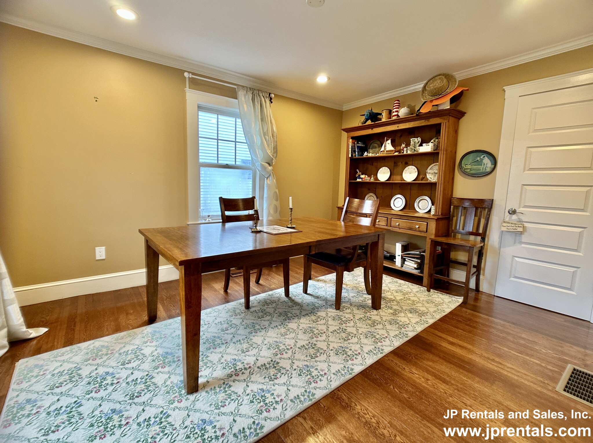 15 Parklawn Rd, West Roxbury