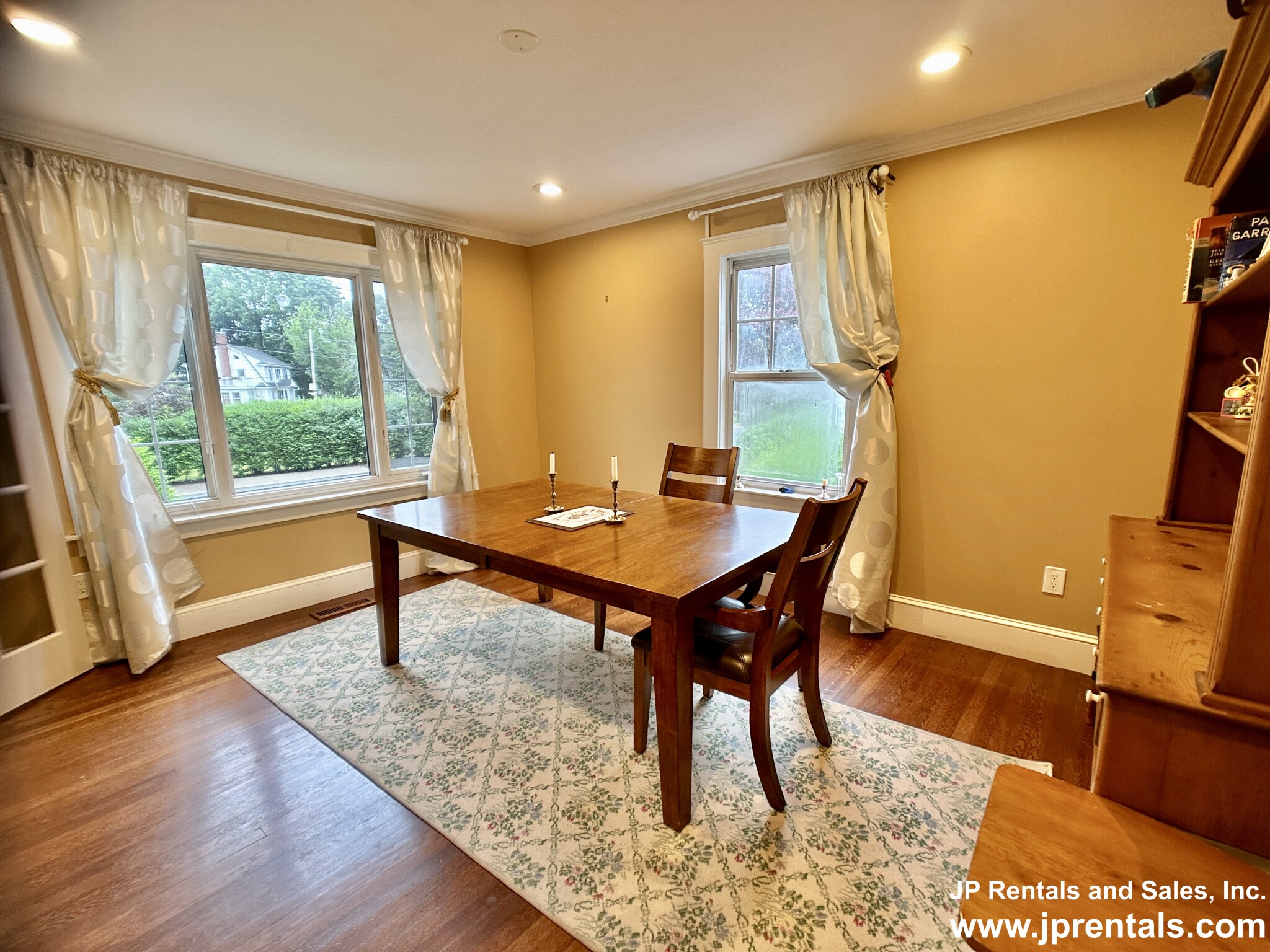 15 Parklawn Rd, West Roxbury