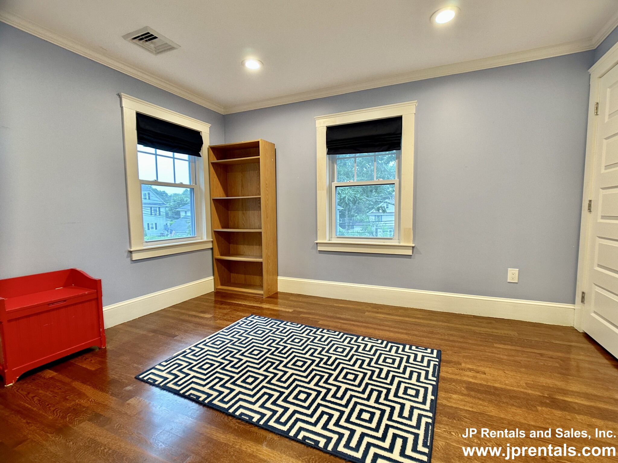 15 Parklawn Rd, West Roxbury