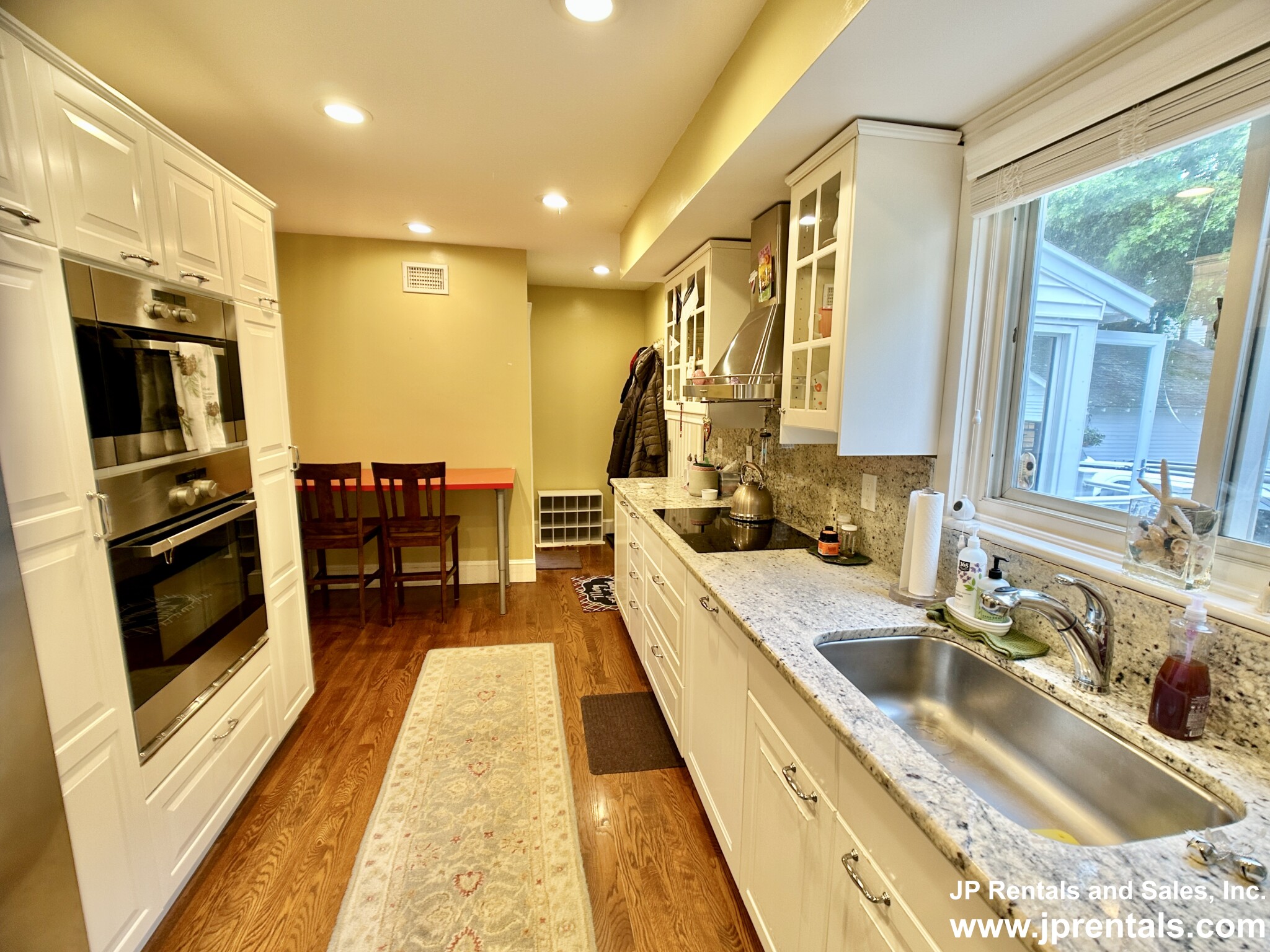 15 Parklawn Rd, West Roxbury