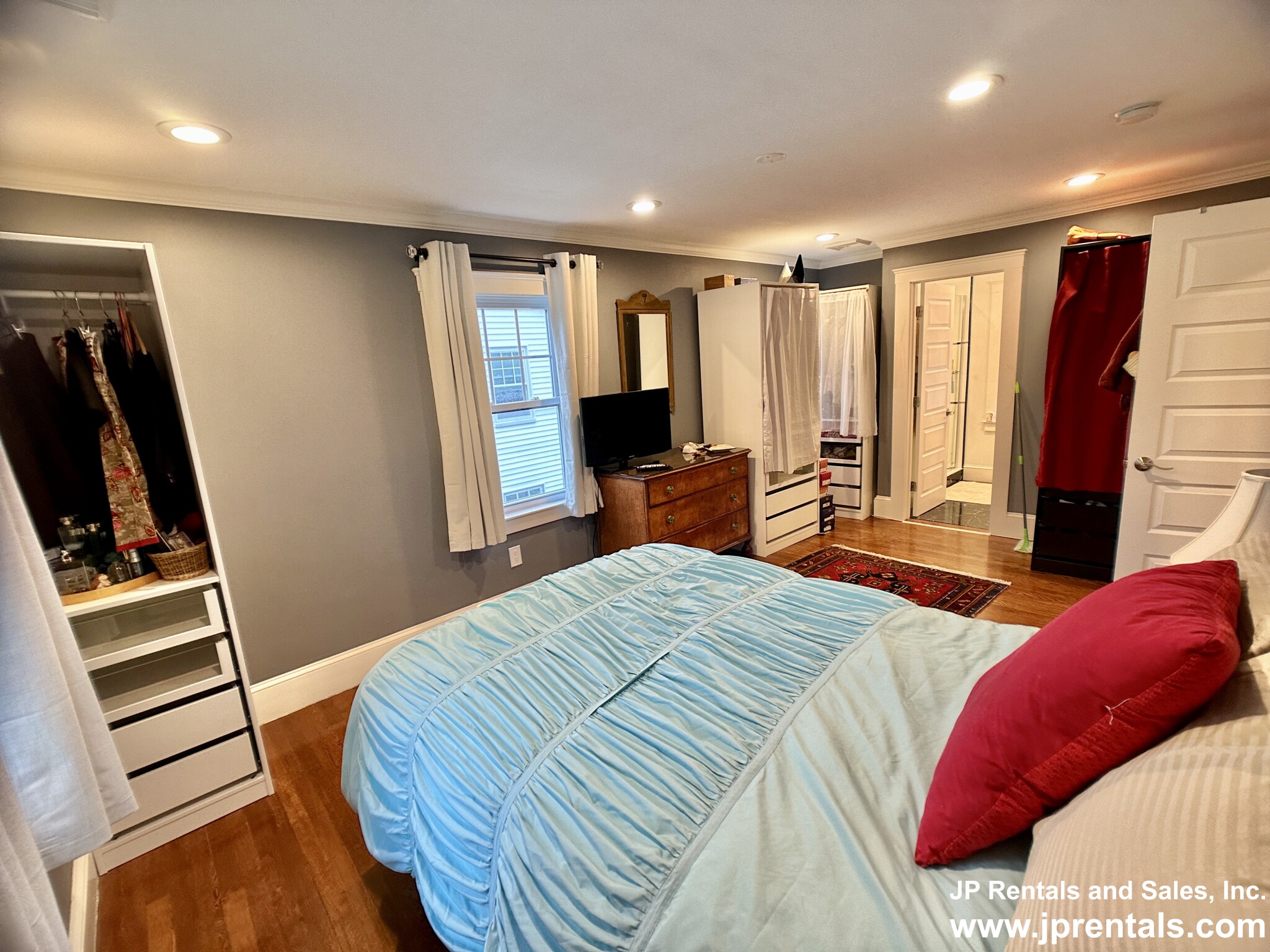 15 Parklawn Rd, West Roxbury