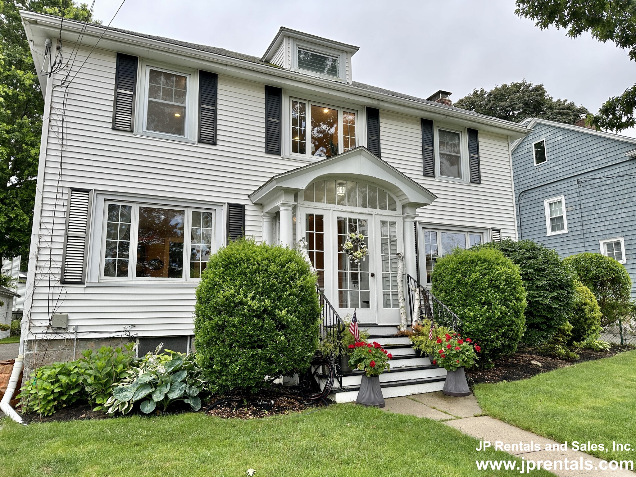 15 Parklawn Rd, West Roxbury