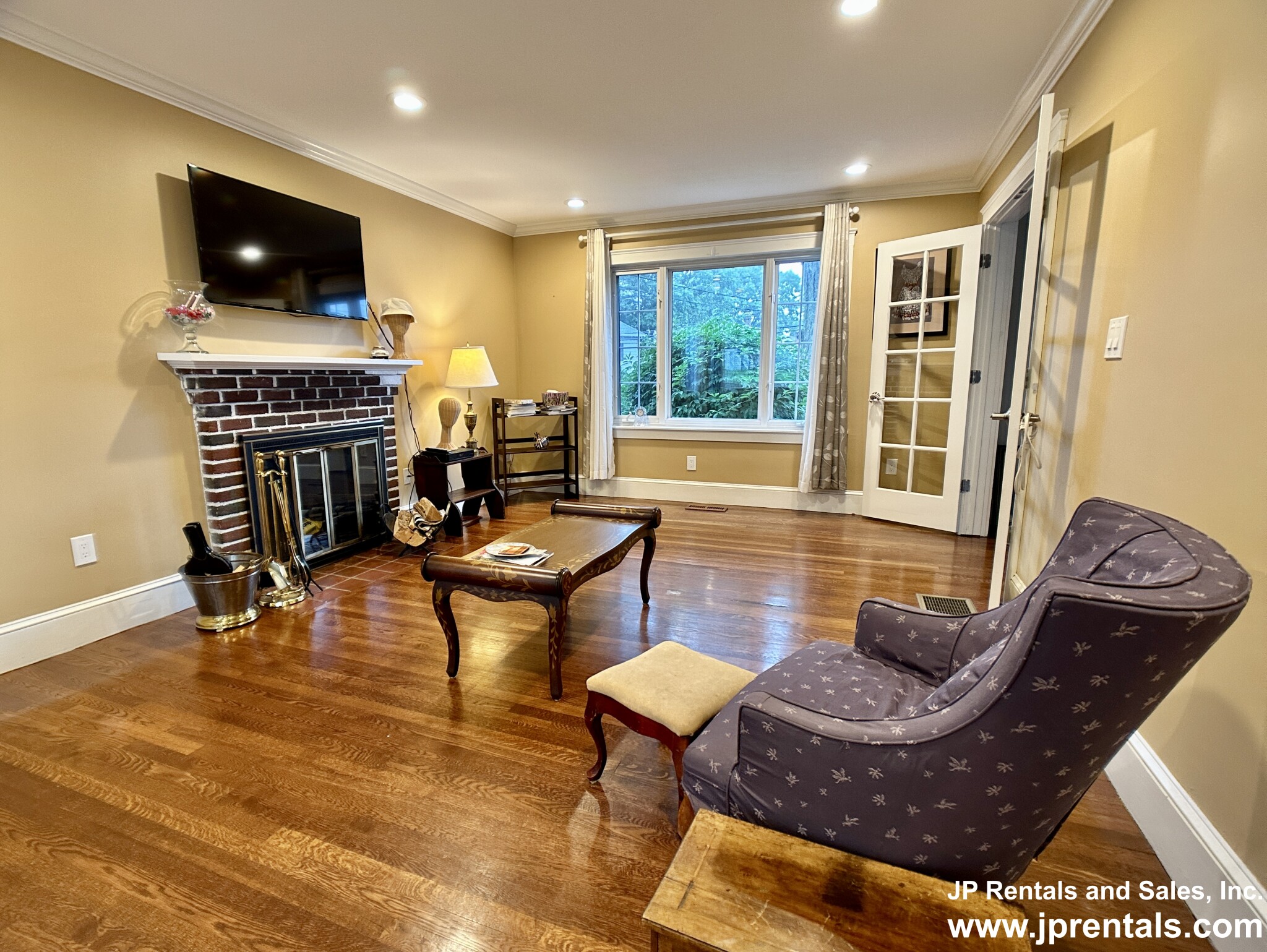 15 Parklawn Rd, West Roxbury