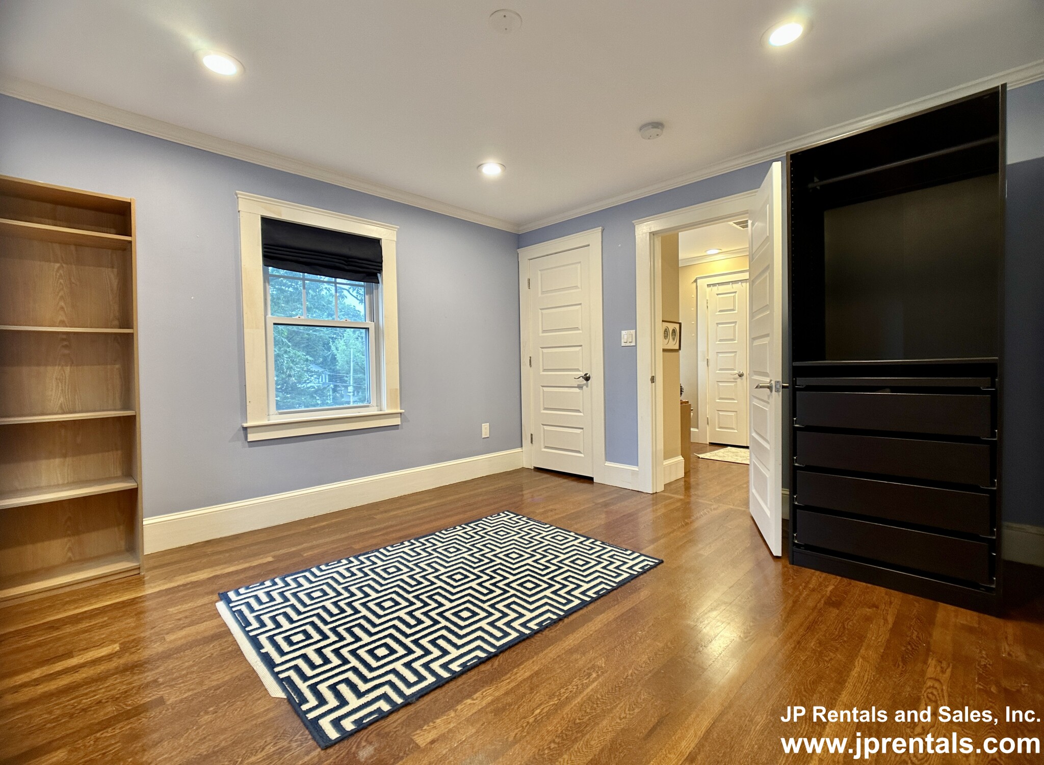 15 Parklawn Rd, West Roxbury