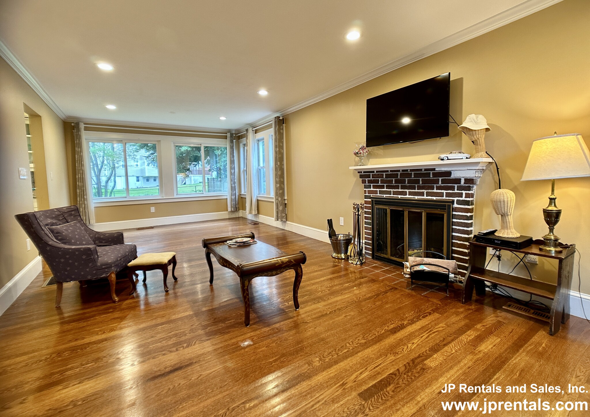 15 Parklawn Rd, West Roxbury