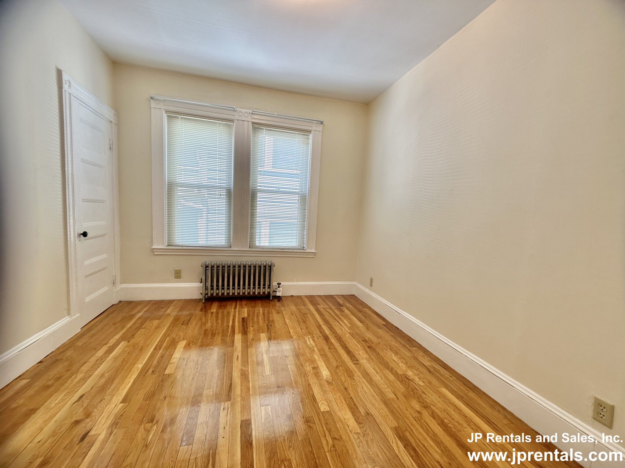 28 Weld Hill St, Jamaica Plain