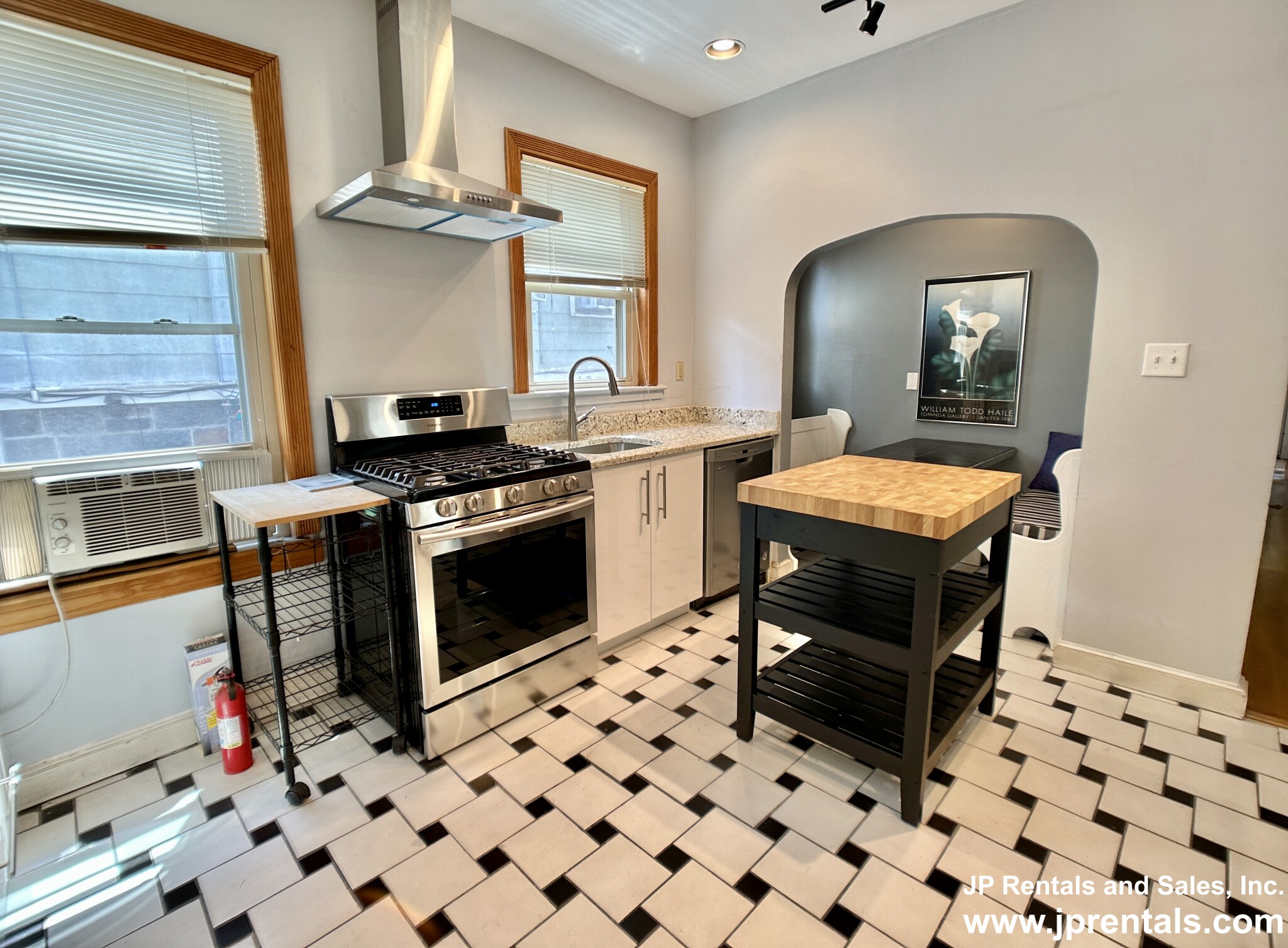 28 Weld Hill St, Jamaica Plain