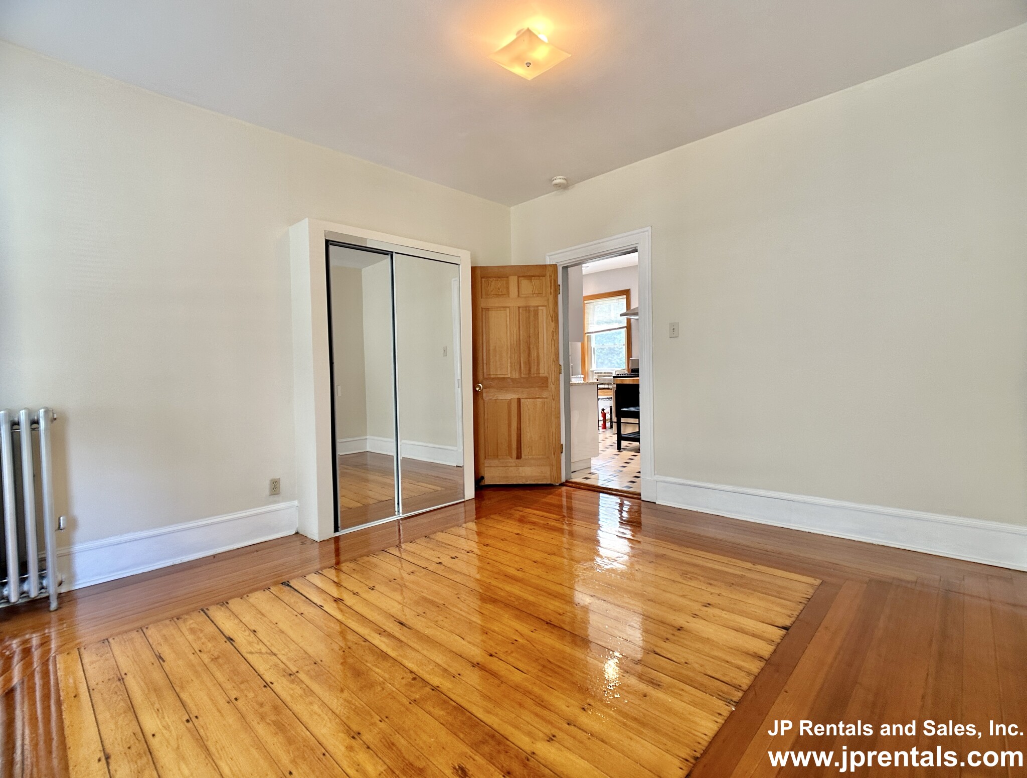 28 Weld Hill St, Jamaica Plain