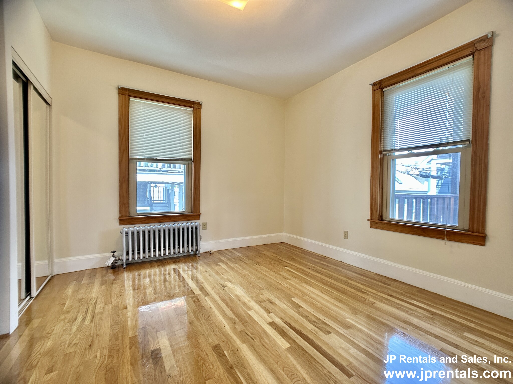 28 Weld Hill St, Jamaica Plain