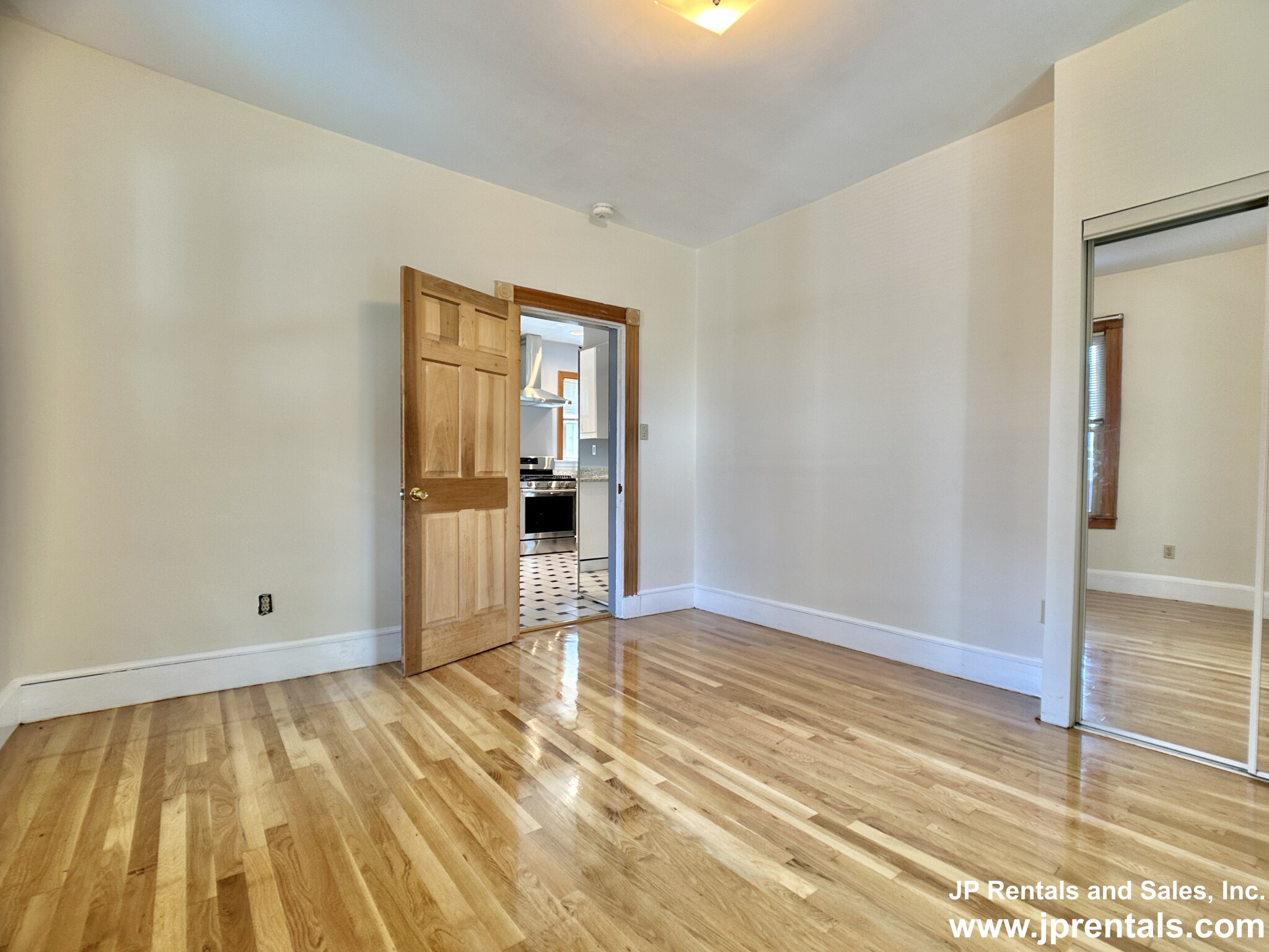 28 Weld Hill St, Jamaica Plain