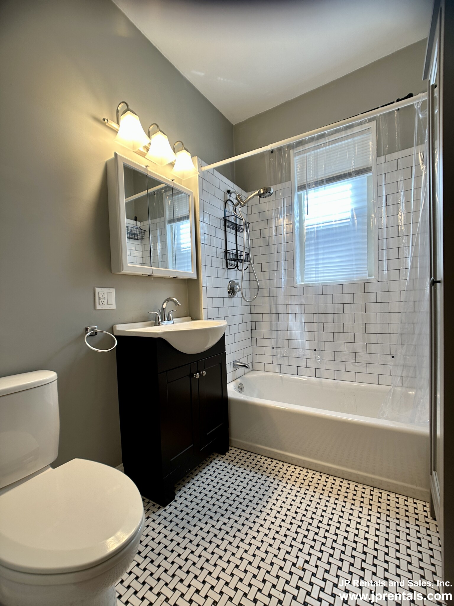 28 Weld Hill St, Jamaica Plain