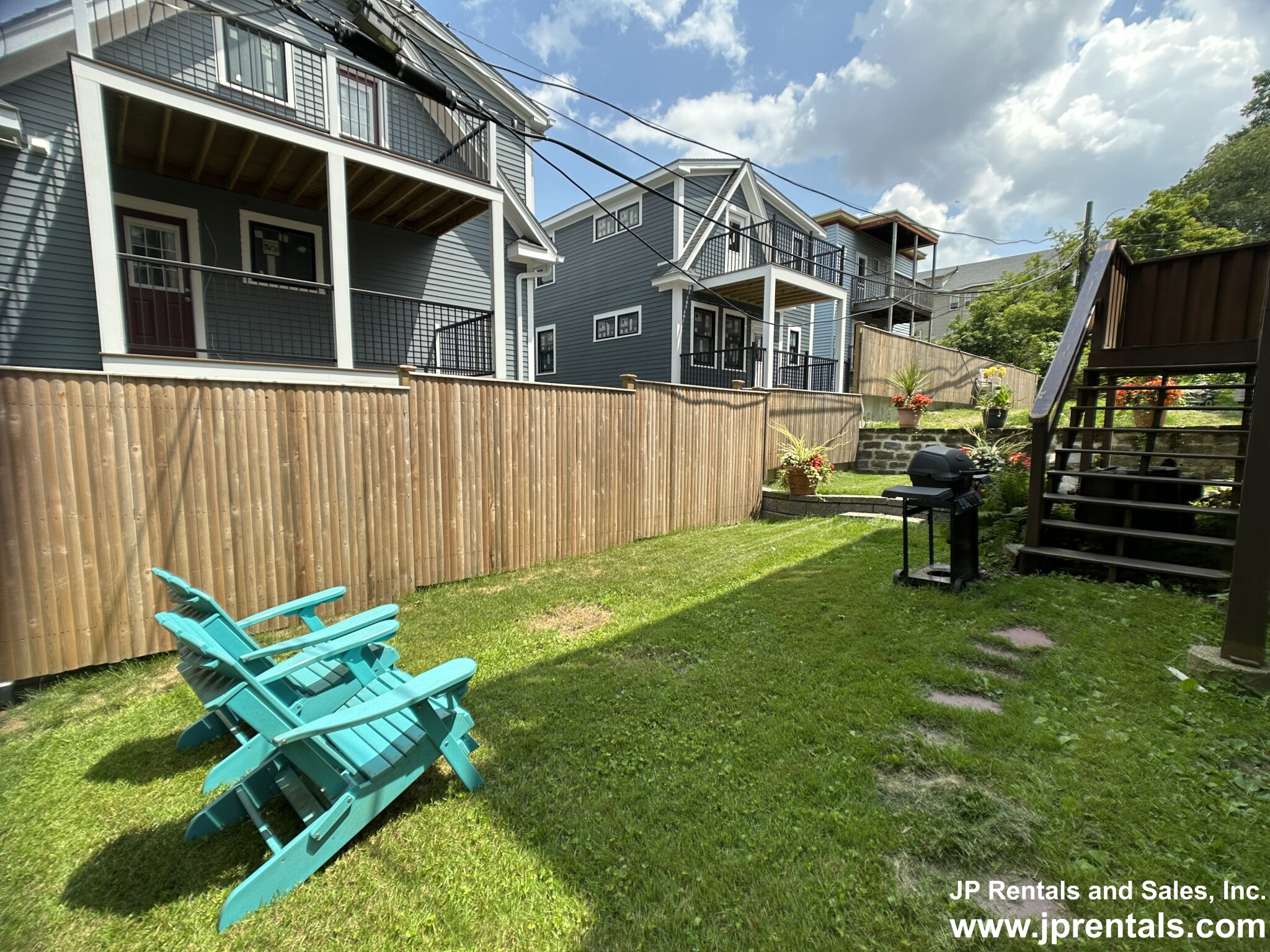 28 Weld Hill St, Jamaica Plain