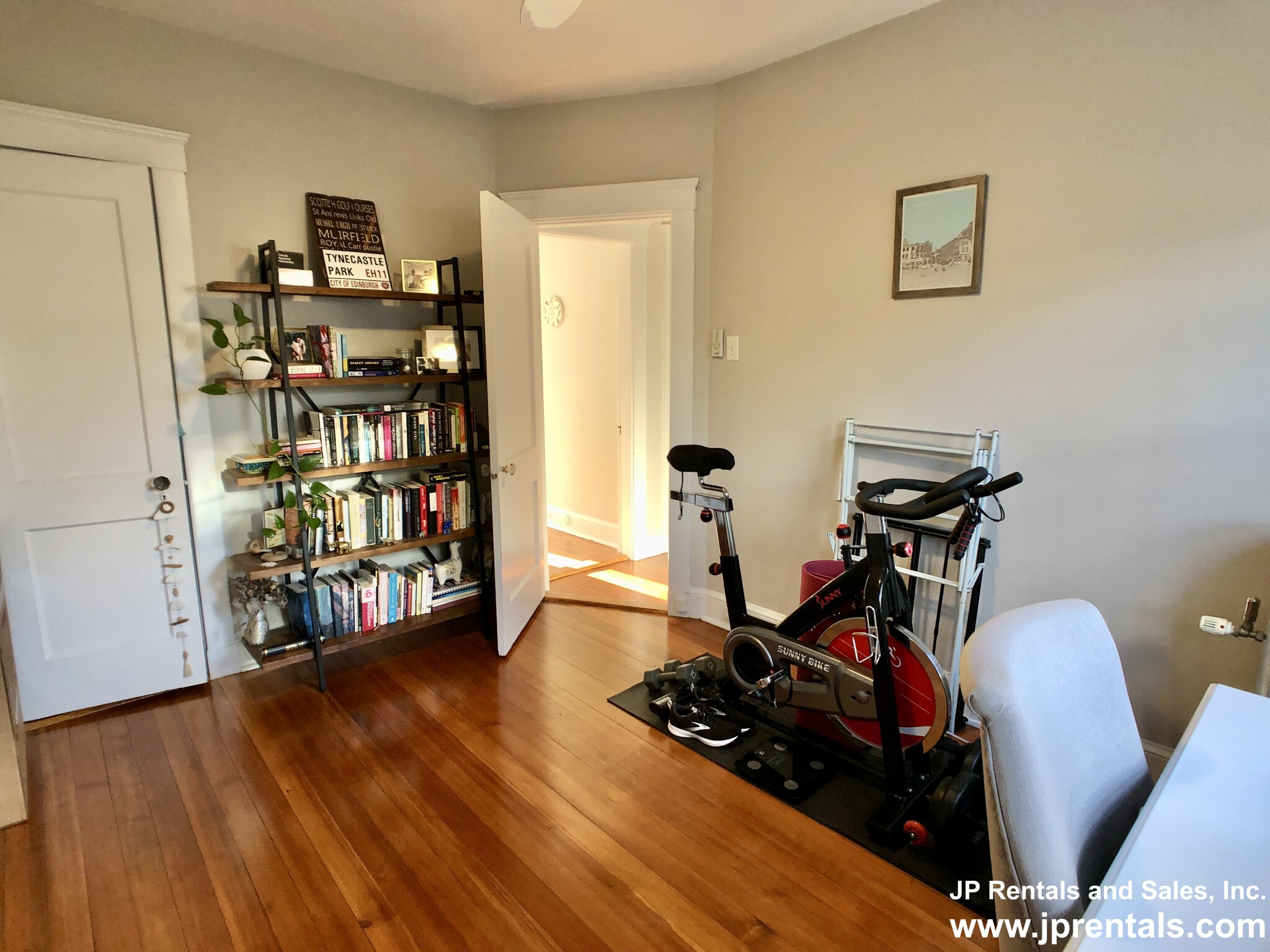 136 Arborway, Jamaica Plain