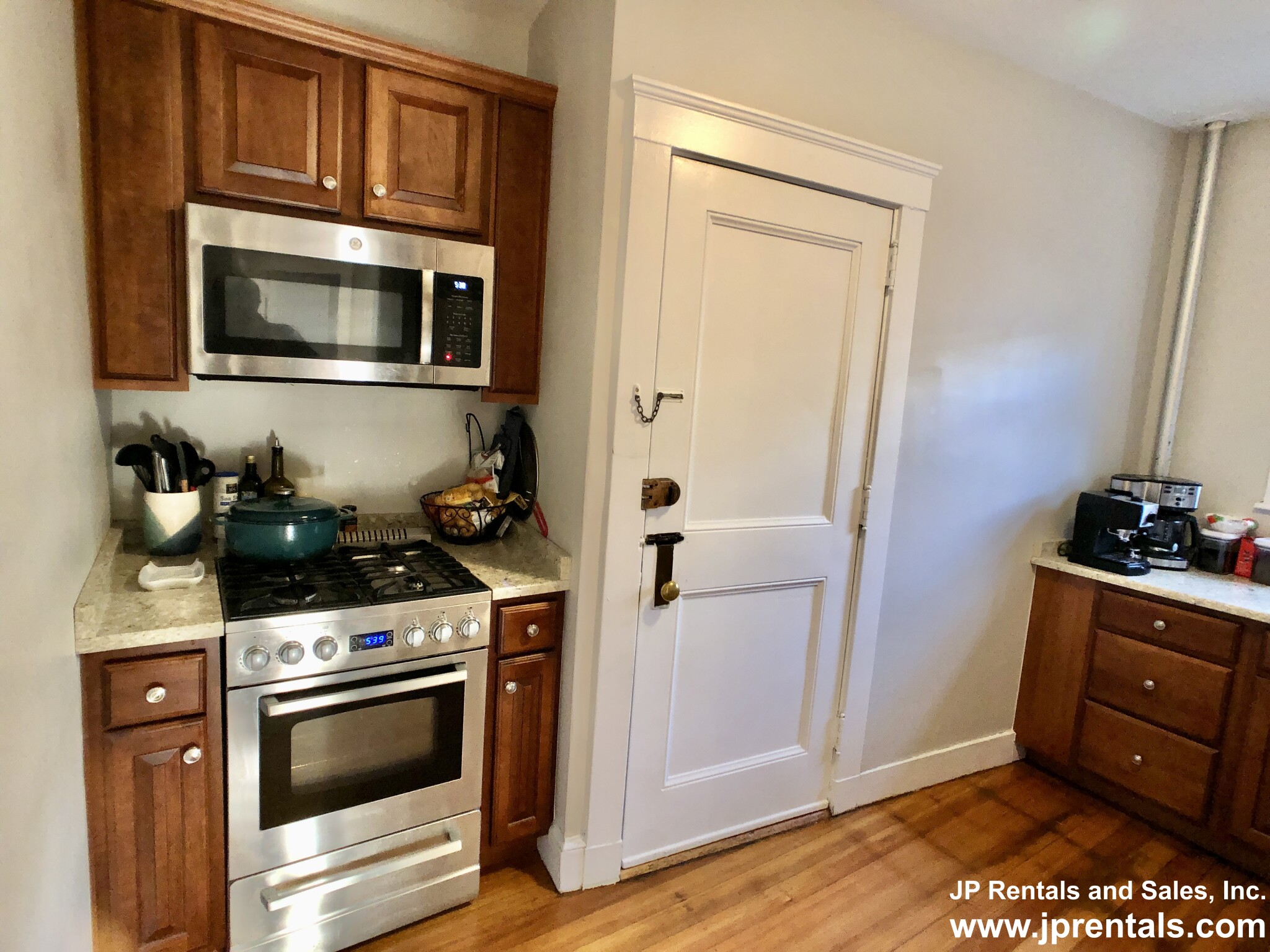 136 Arborway, Jamaica Plain