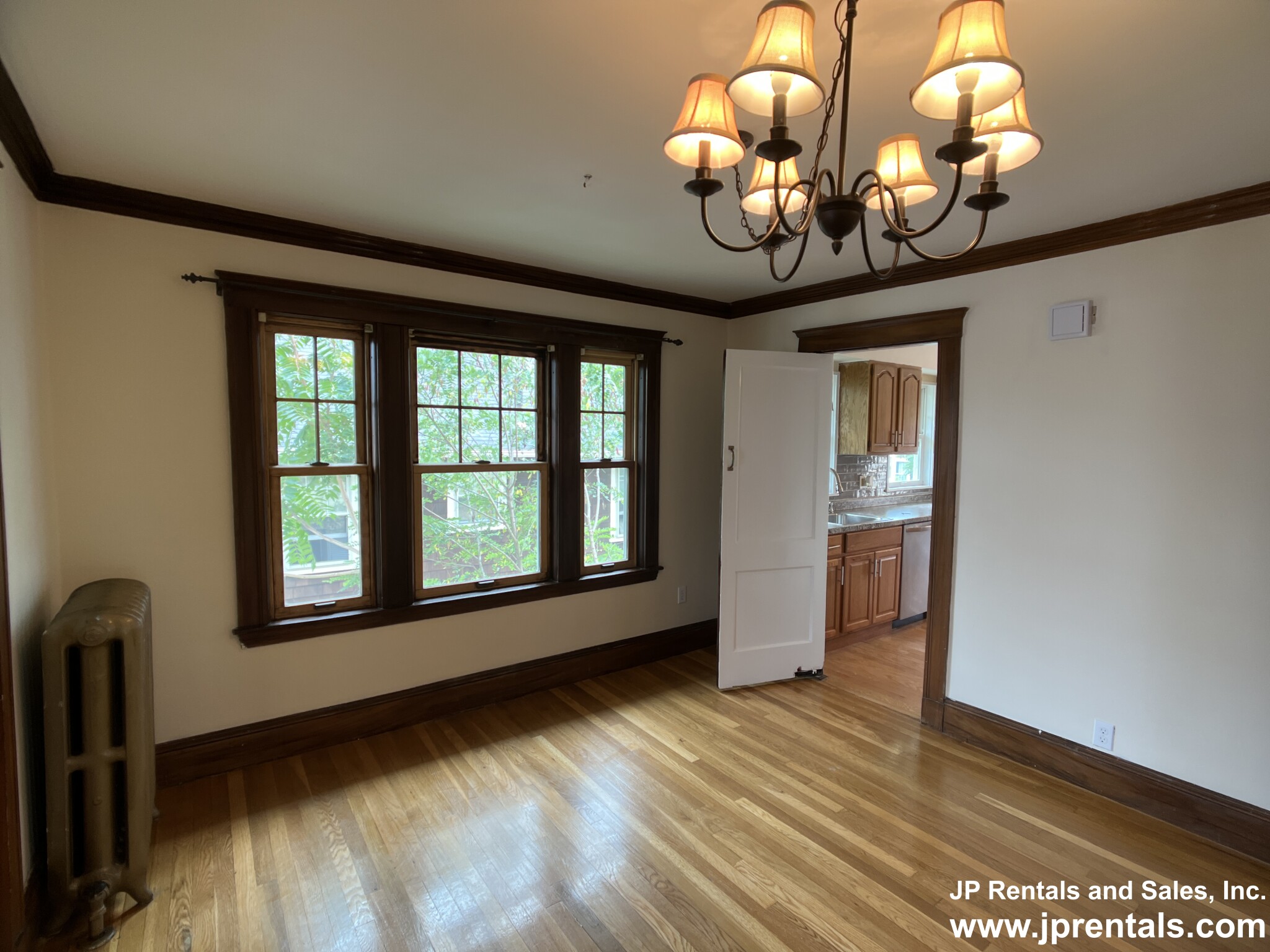 62 Ainsworth St, Roslindale