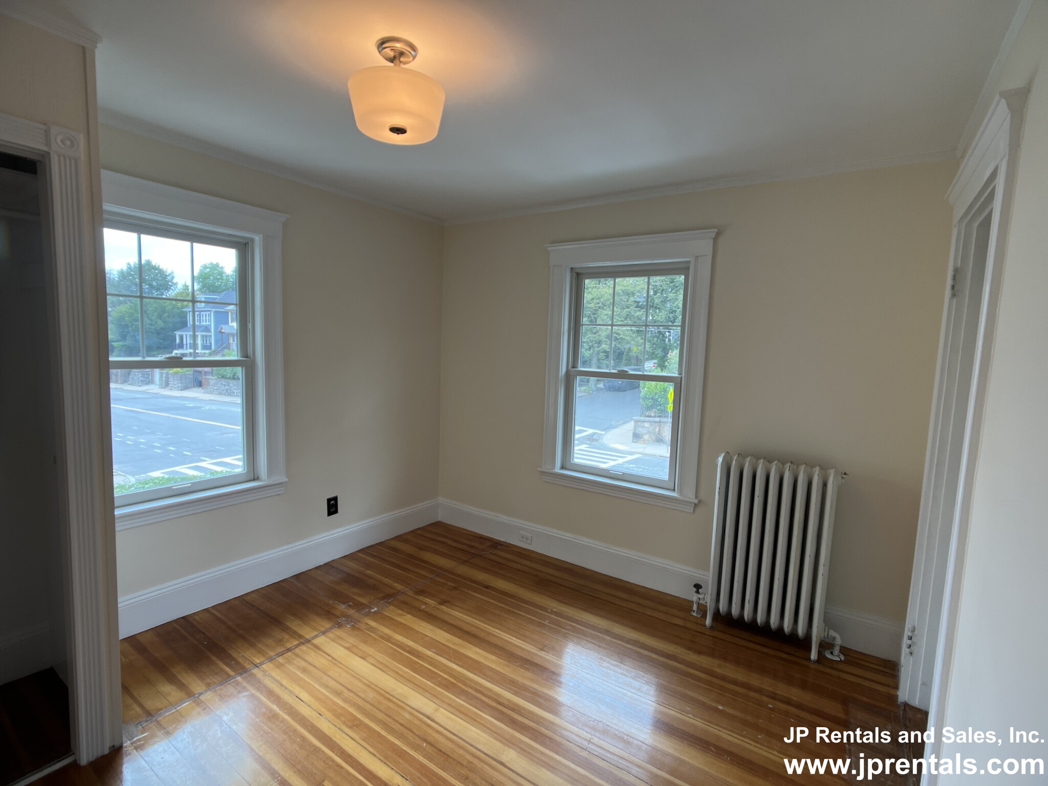 62 Ainsworth St, Roslindale