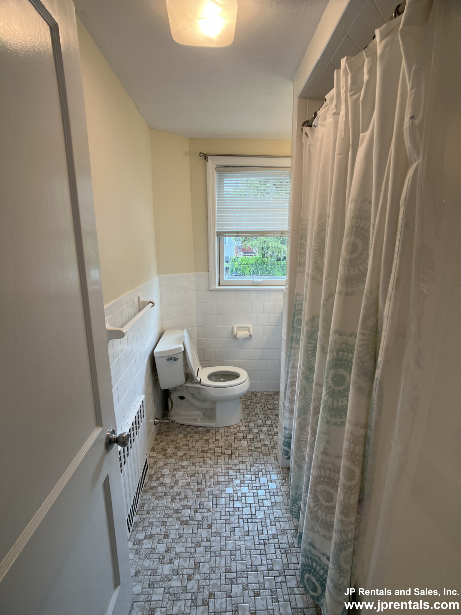 62 Ainsworth St, Roslindale