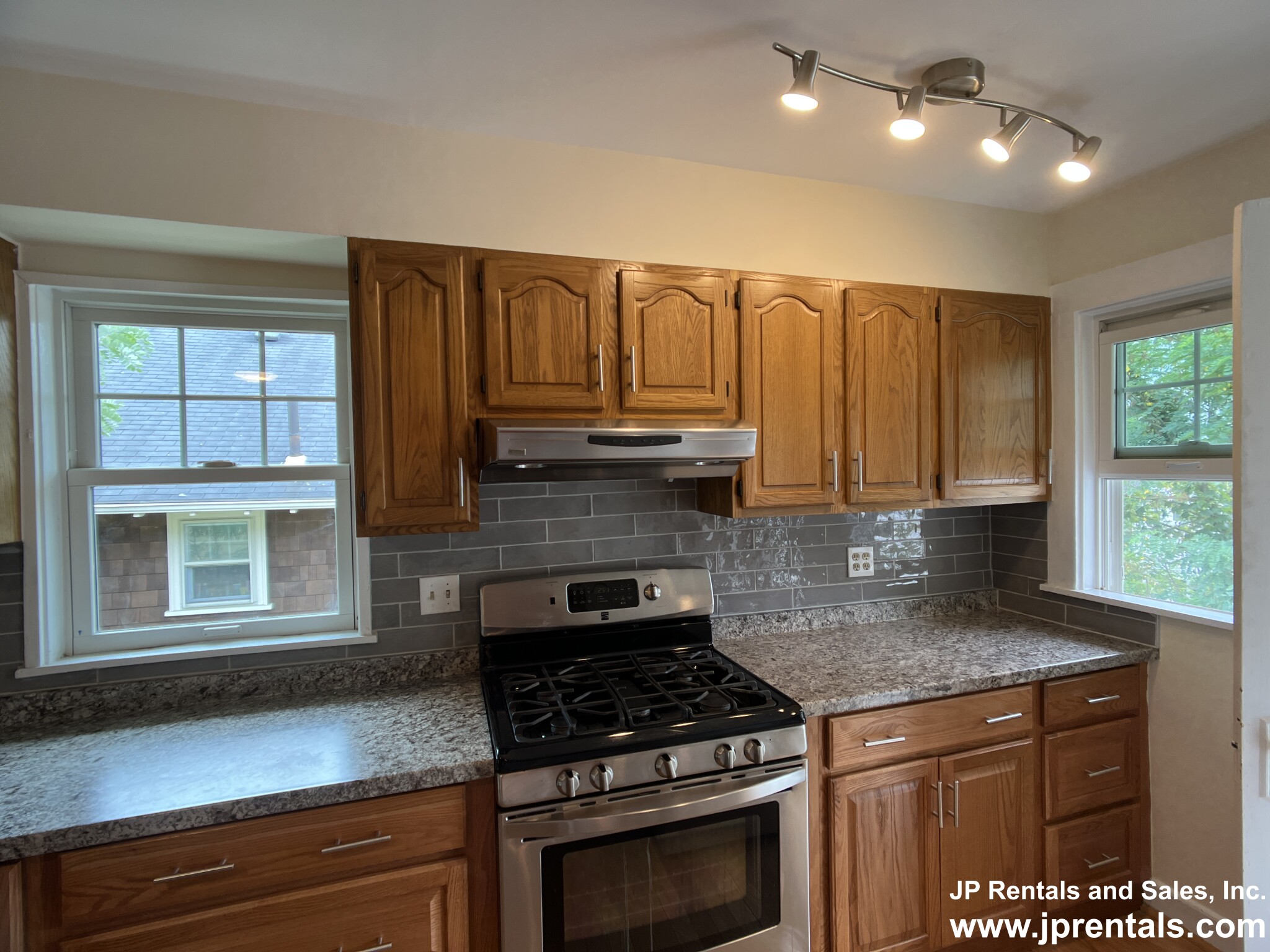 62 Ainsworth St, Roslindale