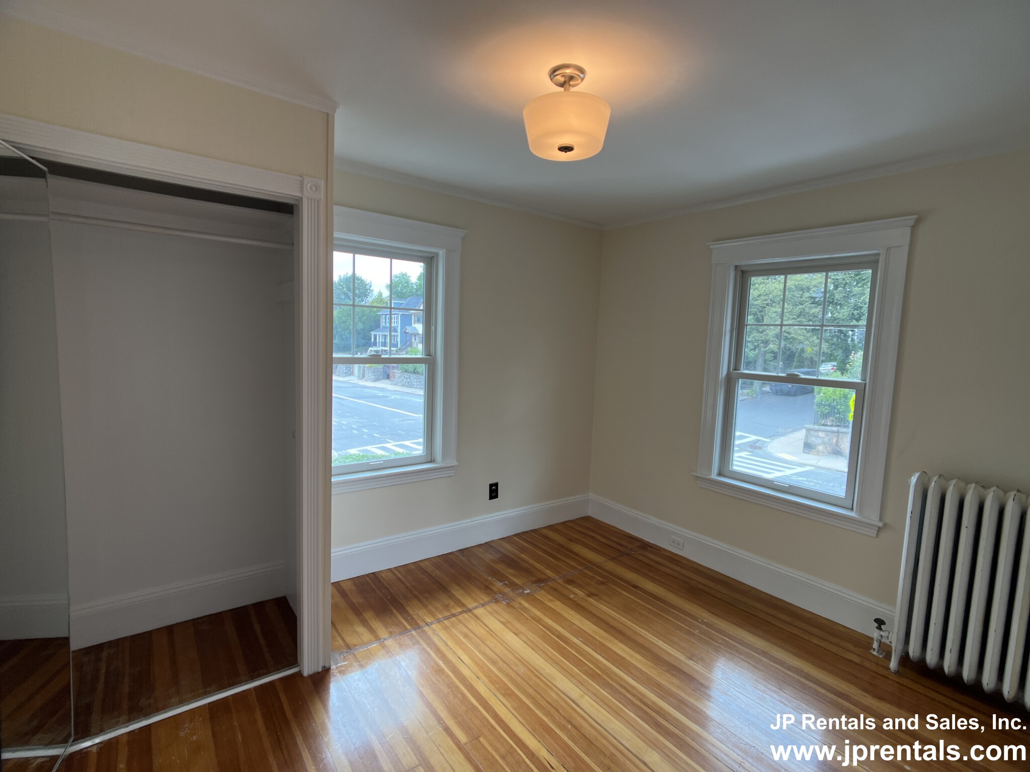 62 Ainsworth St, Roslindale
