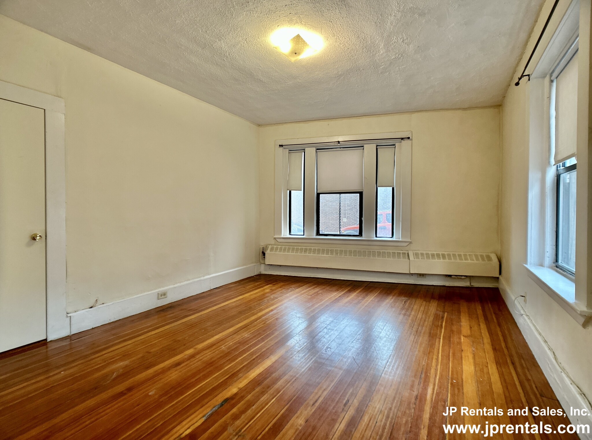 5 Glen Rd, Jamaica Plain