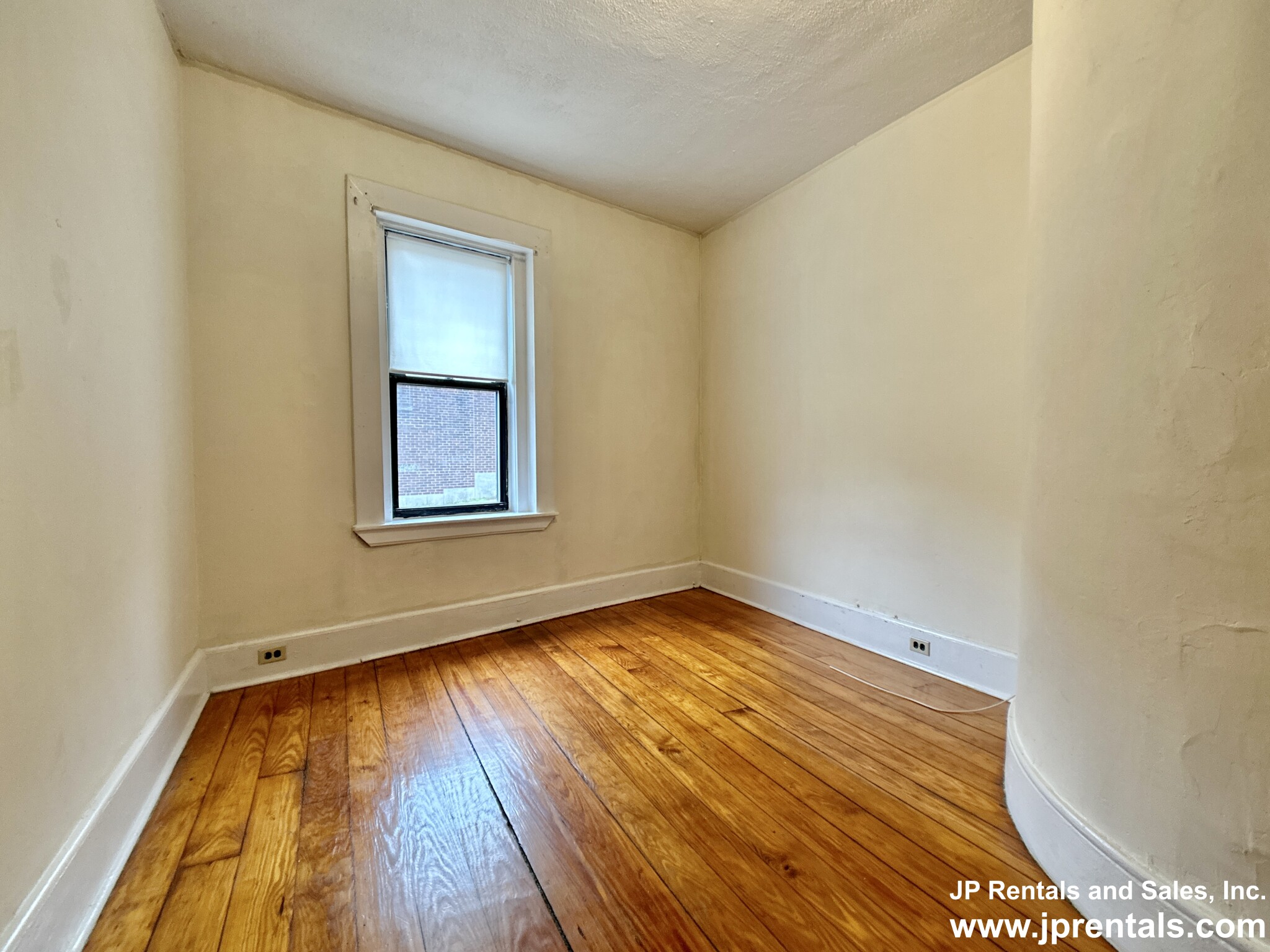 5 Glen Rd, Jamaica Plain