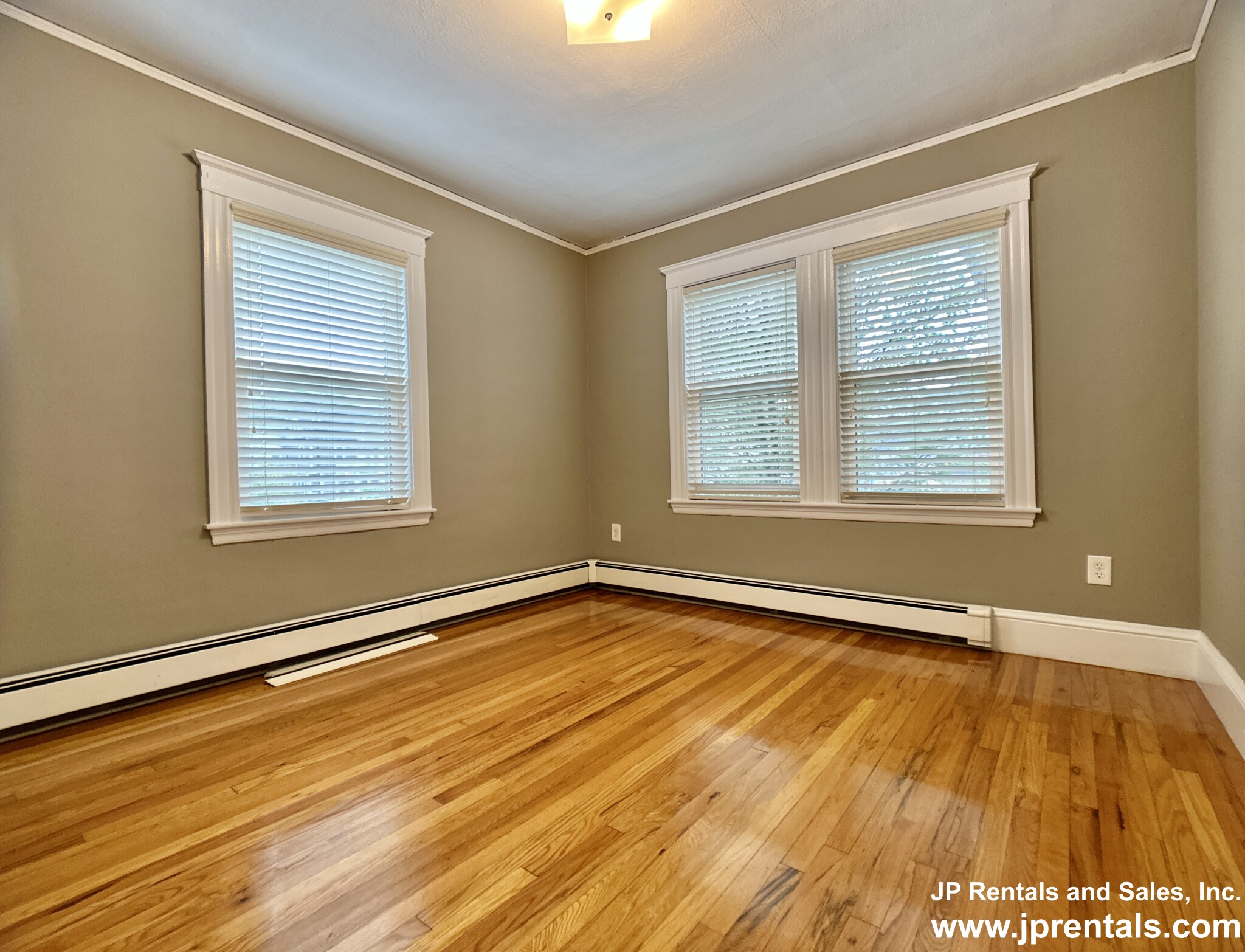 76 Farquhar St, Roslindale